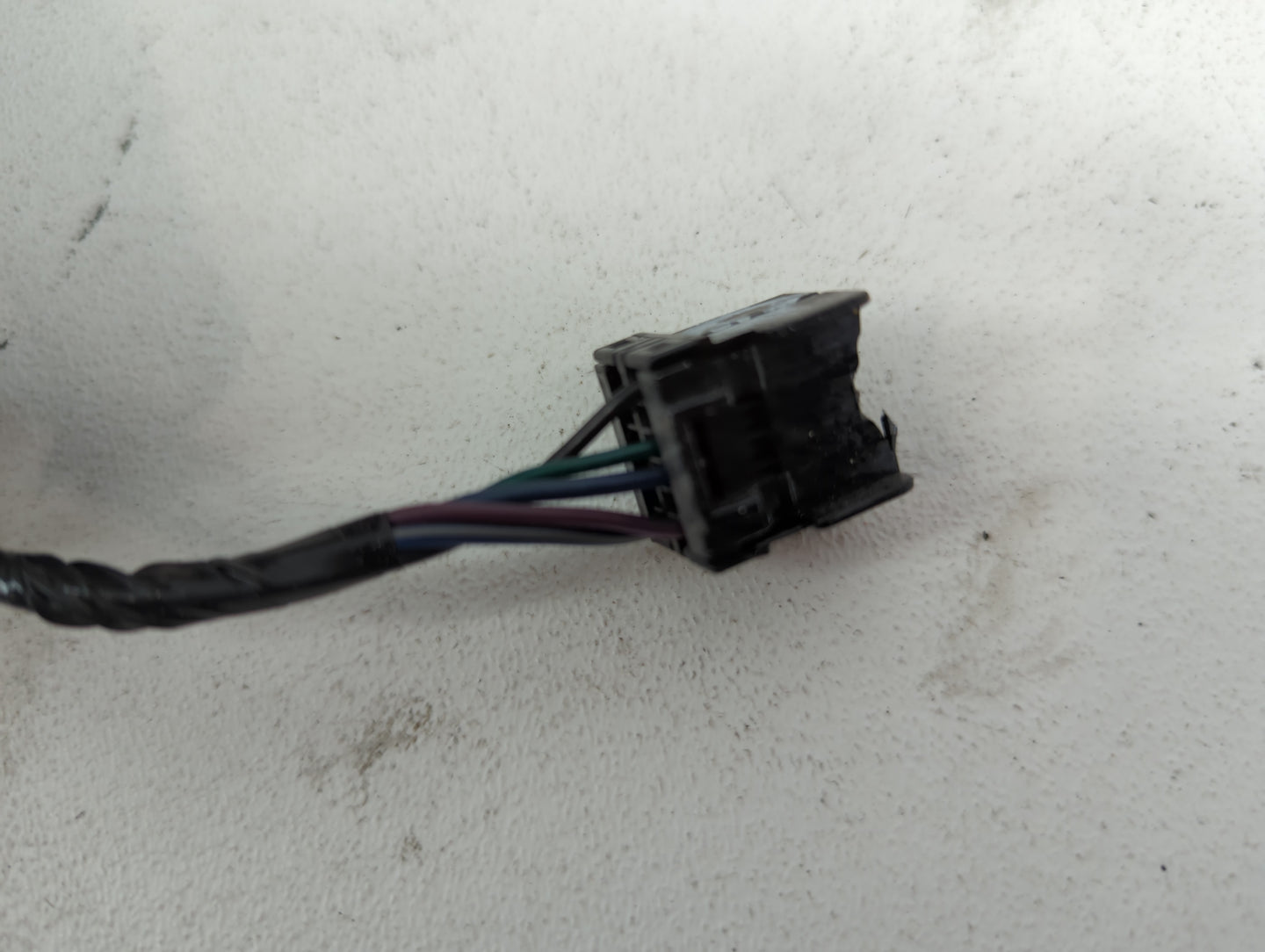 2018 Dodge Journey Side Mirror Replacement Driver Left View Door Mirror P/N:IIIE11026144 Fits OEM Used Auto Parts - Oemuseda