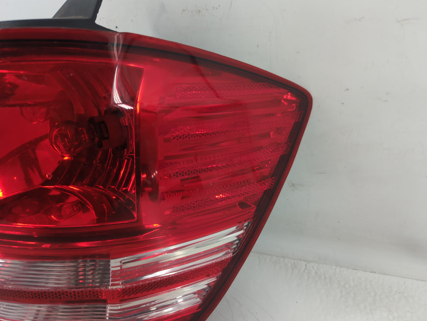 2010-2020 Dodge Journey Tail Light Assembly Passenger Right OEM P/N:05067784A 05116290A Fits OEM Used Auto Parts - Oemusedau