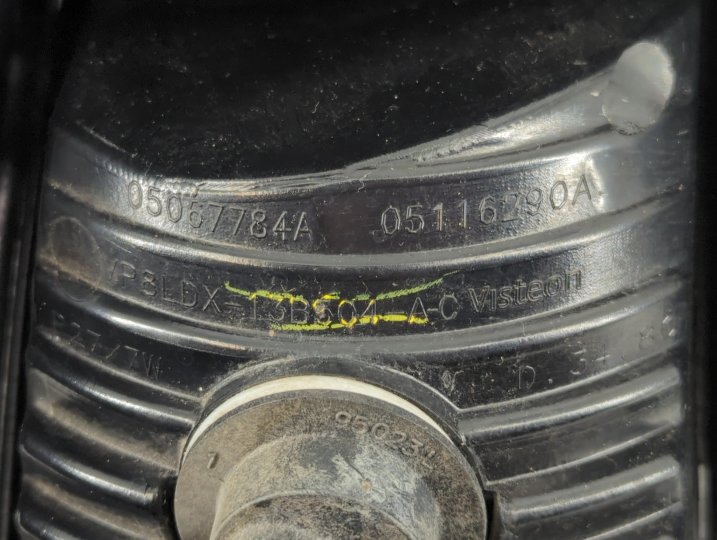 2010-2020 Dodge Journey Tail Light Assembly Passenger Right OEM P/N:05067784A 05116290A Fits OEM Used Auto Parts - Oemusedau