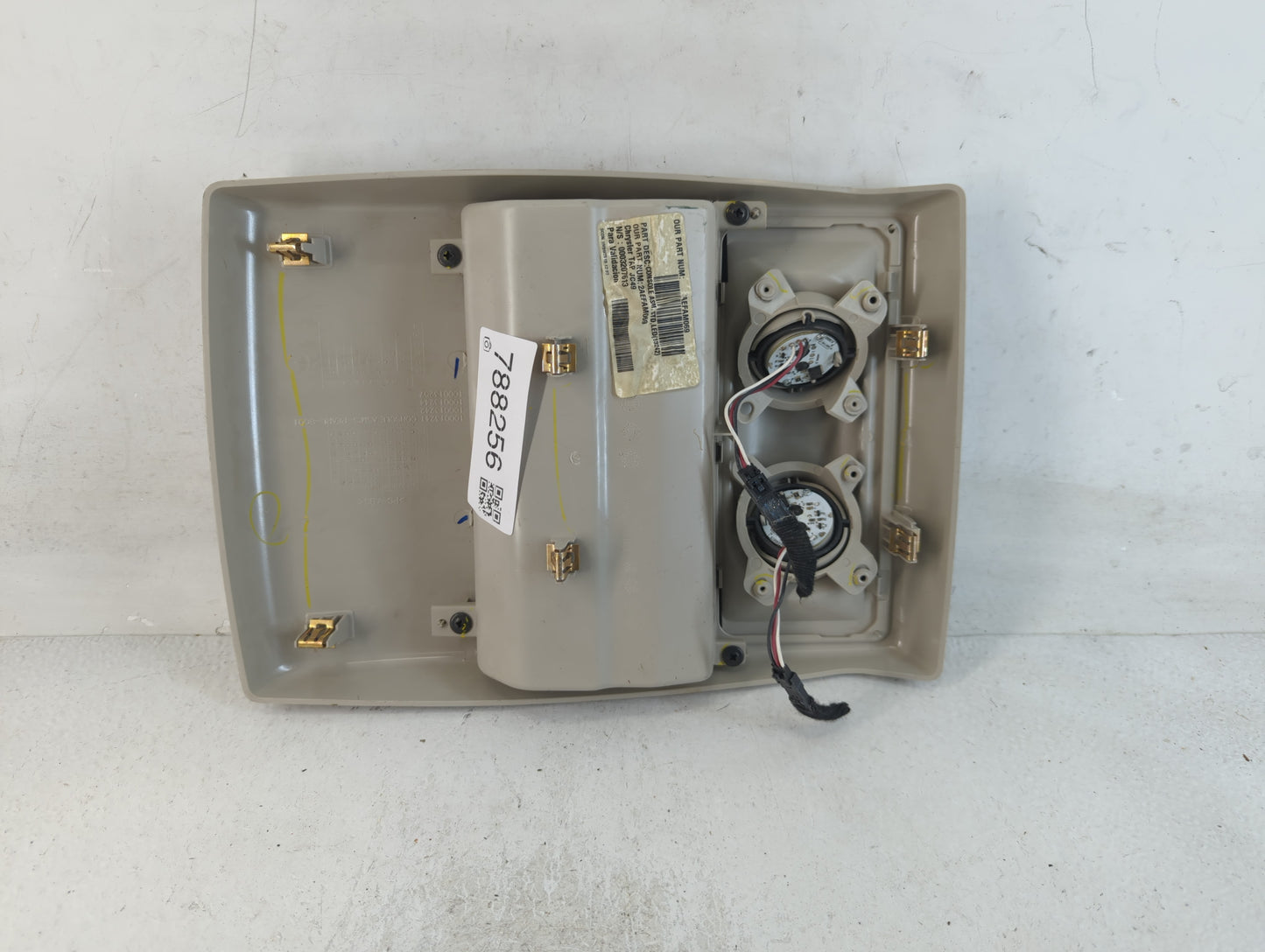 2012-2019 Dodge Journey Overhead Roof Console 788256 - Oemusedautoparts1.com