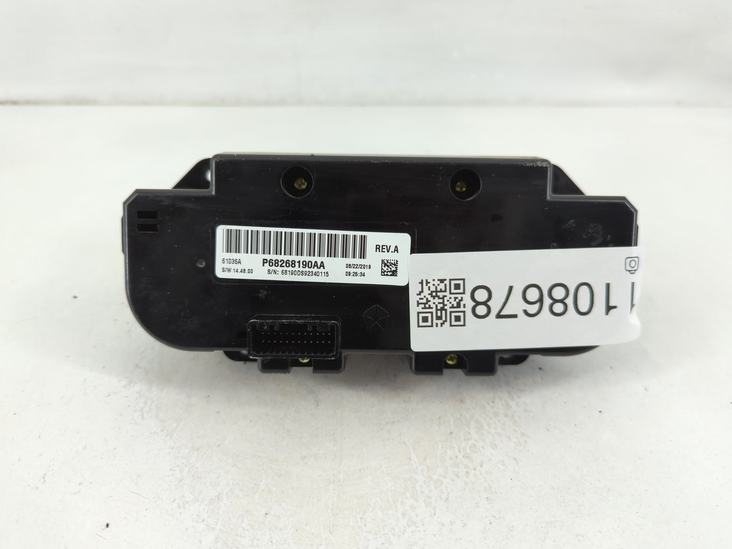 2018 Dodge Ram 1500 Climate Control Module Temperature AC/Heater Replacement P/N:P68268190AA Fits OEM Used Auto Parts - Oemu