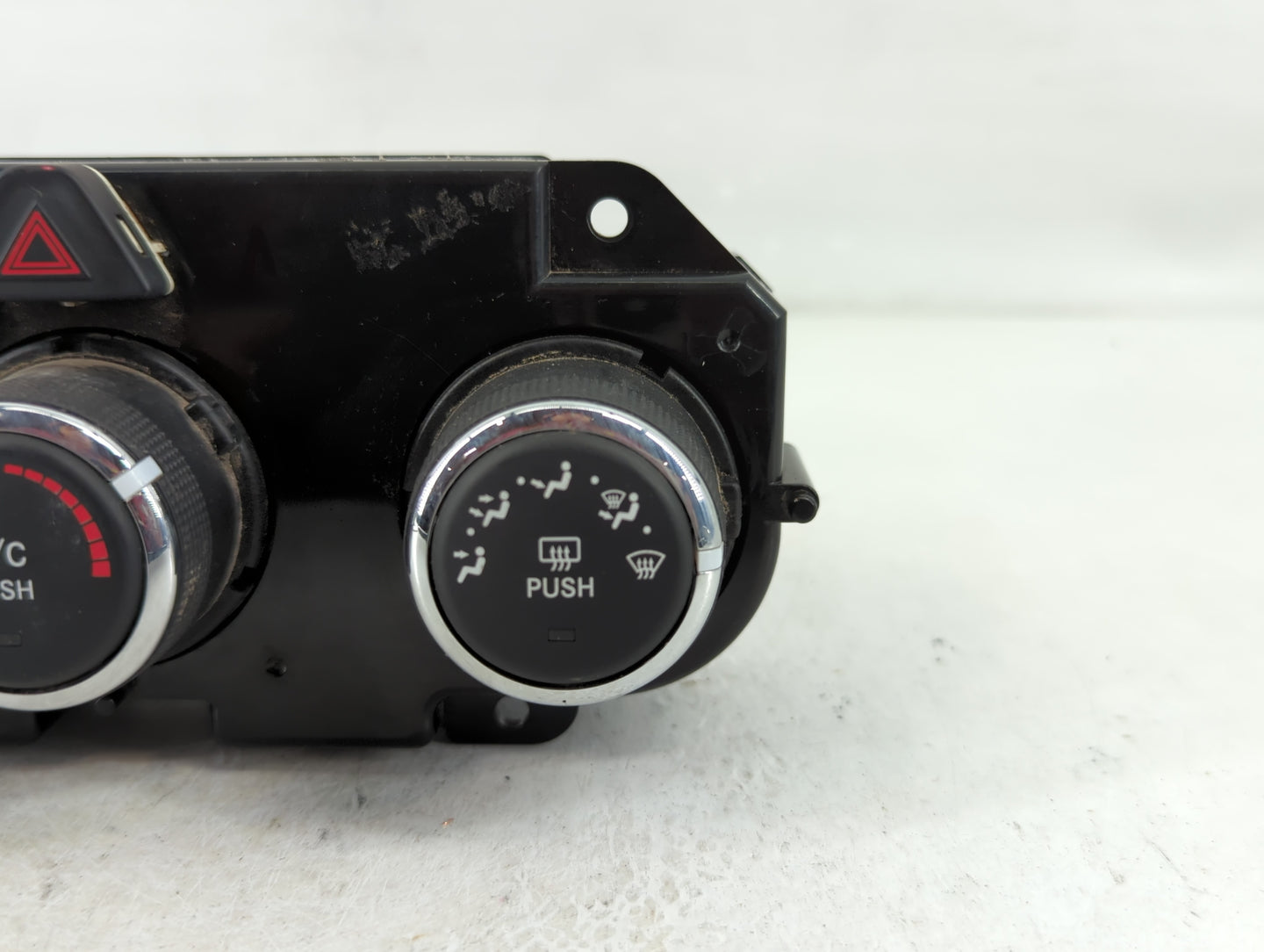 2018 Dodge Ram 1500 Climate Control Module Temperature AC/Heater Replacement P/N:P68268190AA Fits OEM Used Auto Parts - Oemu