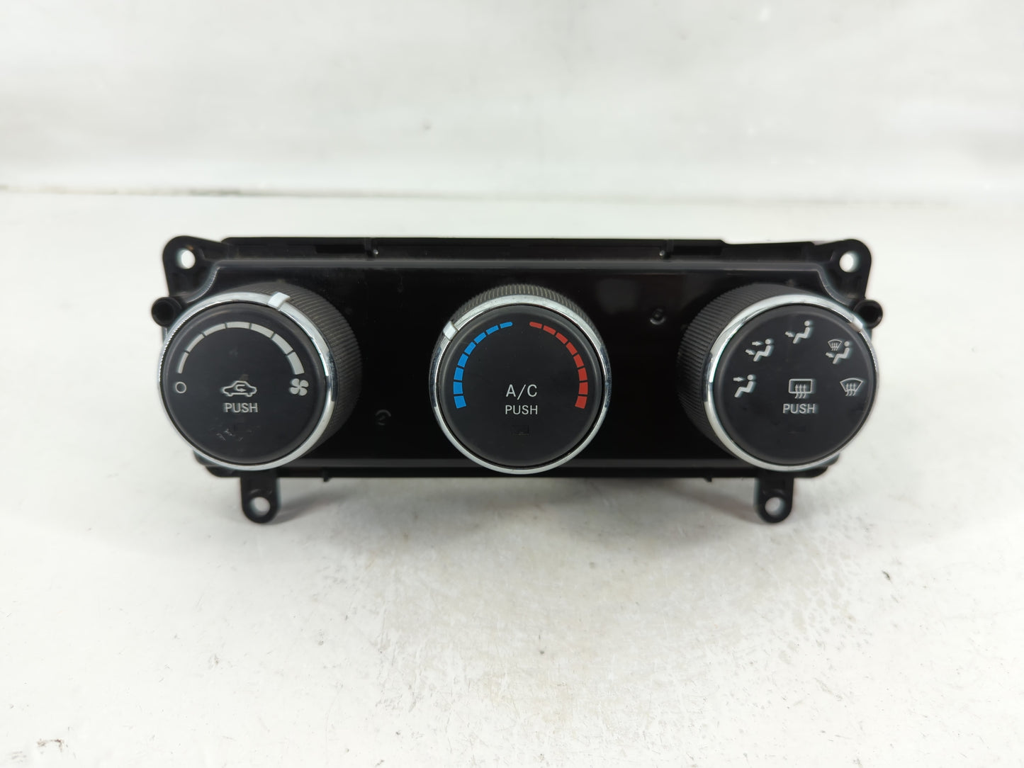 2018 Dodge Ram 1500 Climate Control Module Temperature AC/Heater Replacement P/N:P5NC24DX9AF Fits OEM Used Auto Parts - Oemu