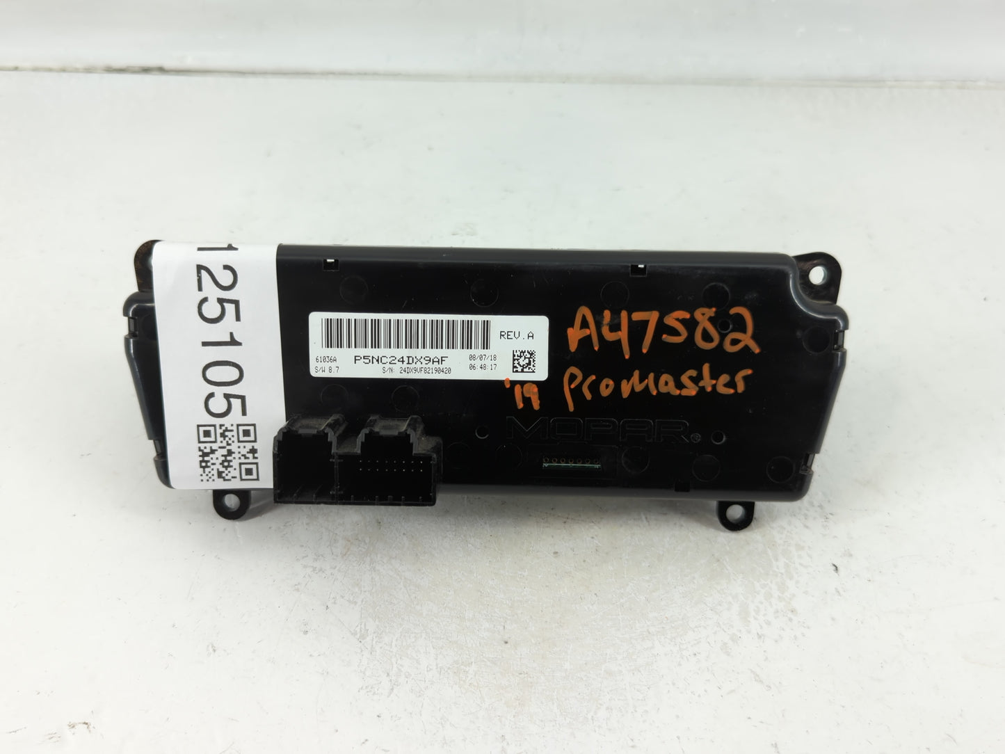 2018 Dodge Ram 1500 Climate Control Module Temperature AC/Heater Replacement P/N:P5NC24DX9AF Fits OEM Used Auto Parts - Oemu
