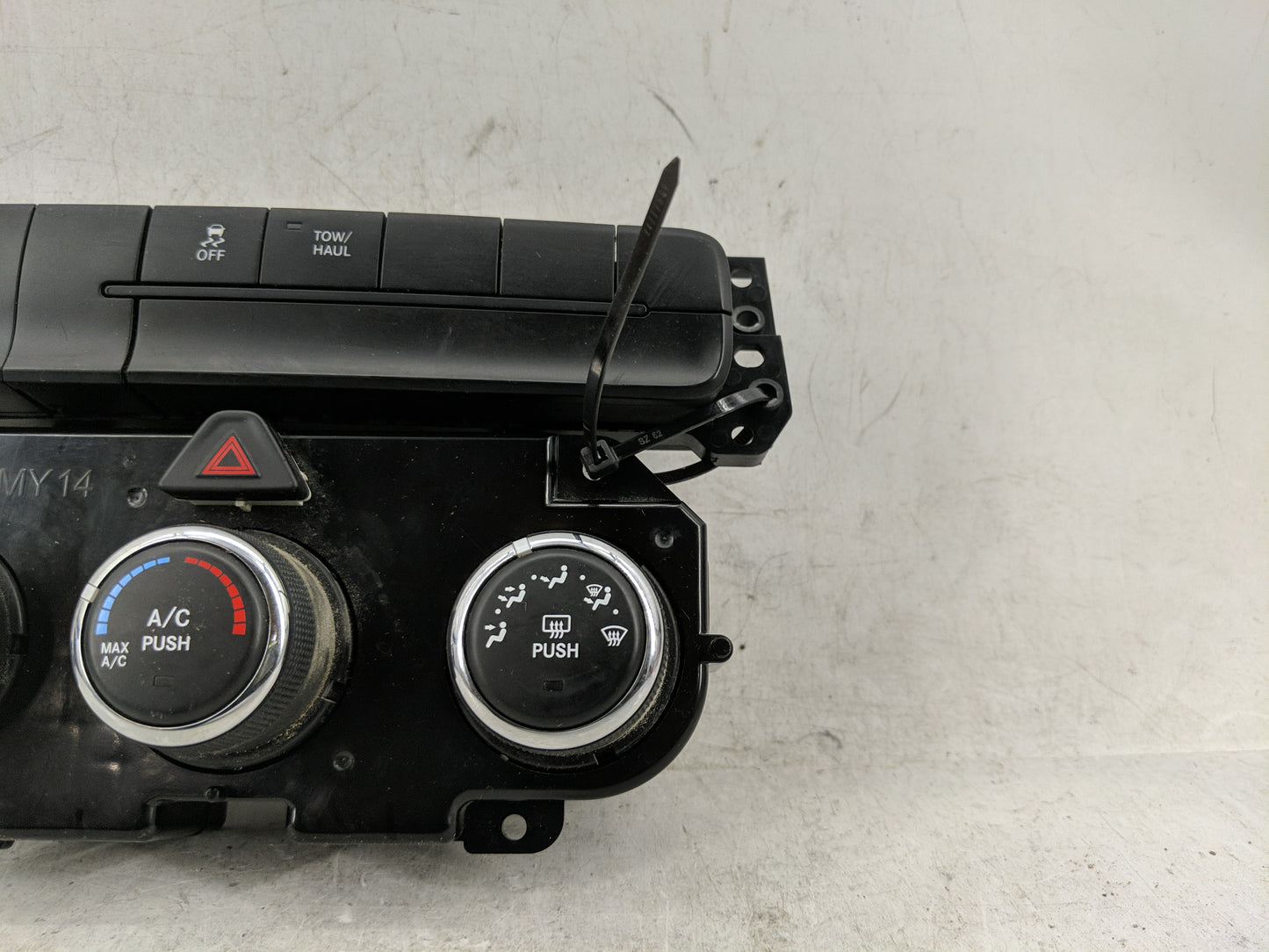 2018 Dodge Ram 1500 Climate Control Module Temperature AC/Heater Replacement P/N:P68268190 Fits OEM Used Auto Parts - Oemuse