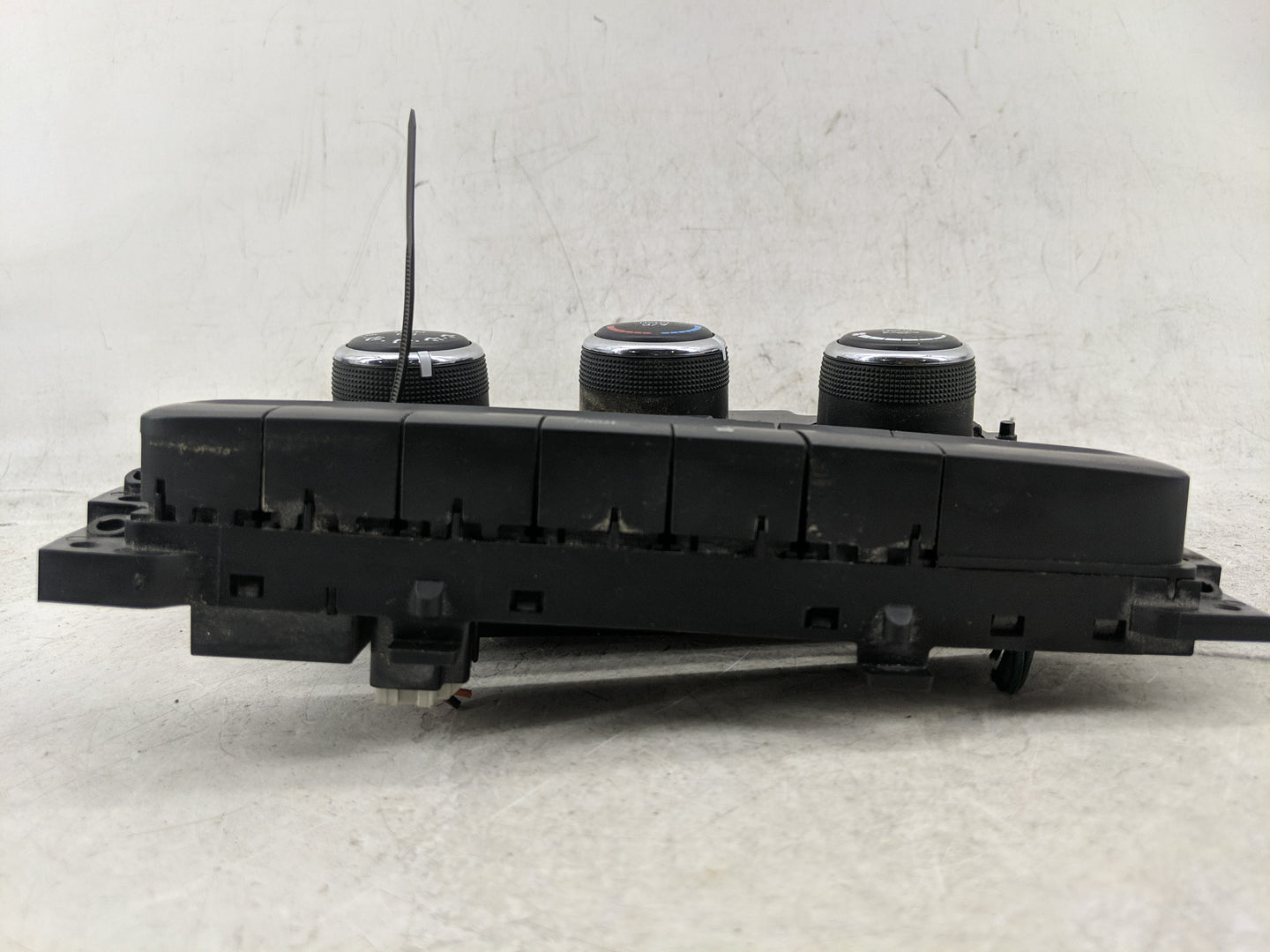 2018 Dodge Ram 1500 Climate Control Module Temperature AC/Heater Replacement P/N:P68268190 Fits OEM Used Auto Parts - Oemuse