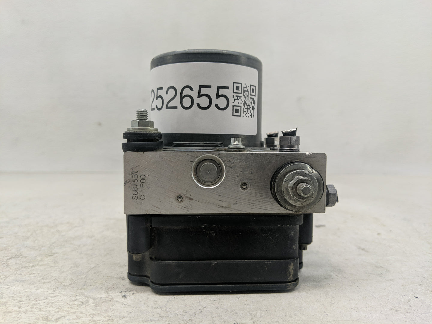 2018 Dodge Ram 1500 ABS Pump Control Module Replacement P/N:53432393 Fits OEM Used Auto Parts - Oemusedautoparts1.com