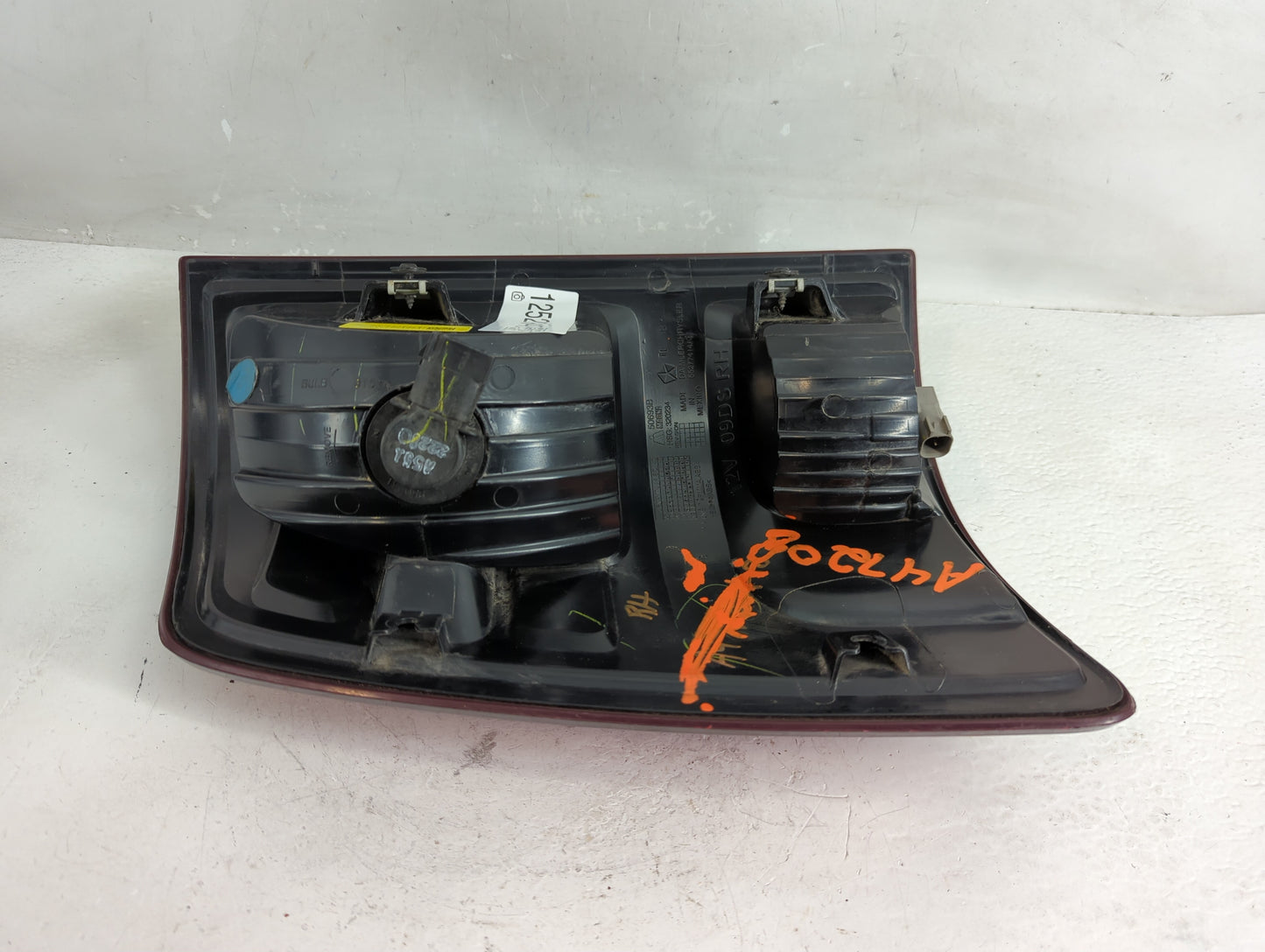 2018 Dodge Ram 1500 Tail Light Assembly Passenger Right OEM P/N:50693B 55277414AC Fits OEM Used Auto Parts - Oemusedautopart