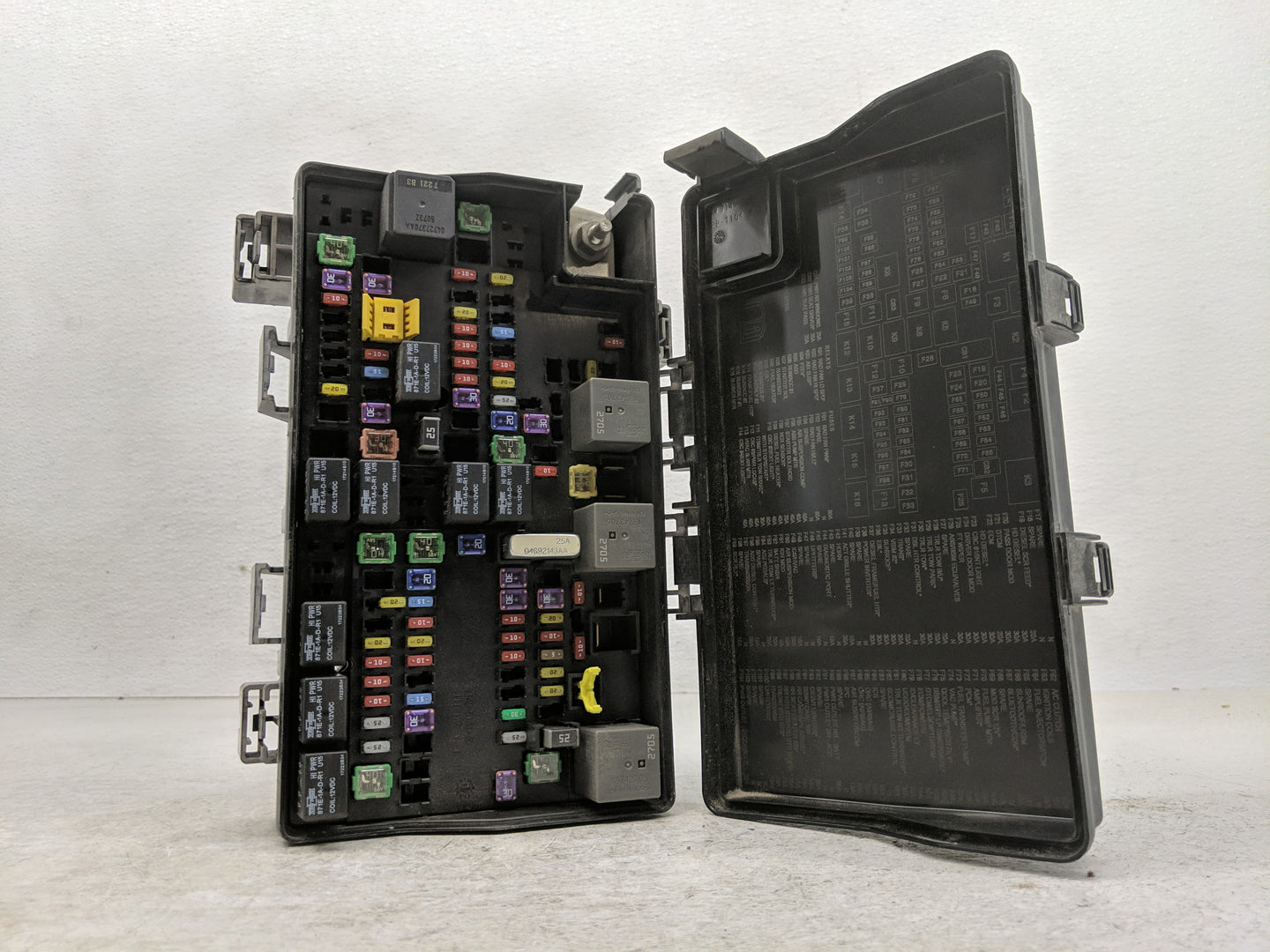Dodge Ram 1500 Fusebox Fuse Box Relay Module Tipm 68322371ab B - Oemusedautoparts1.com