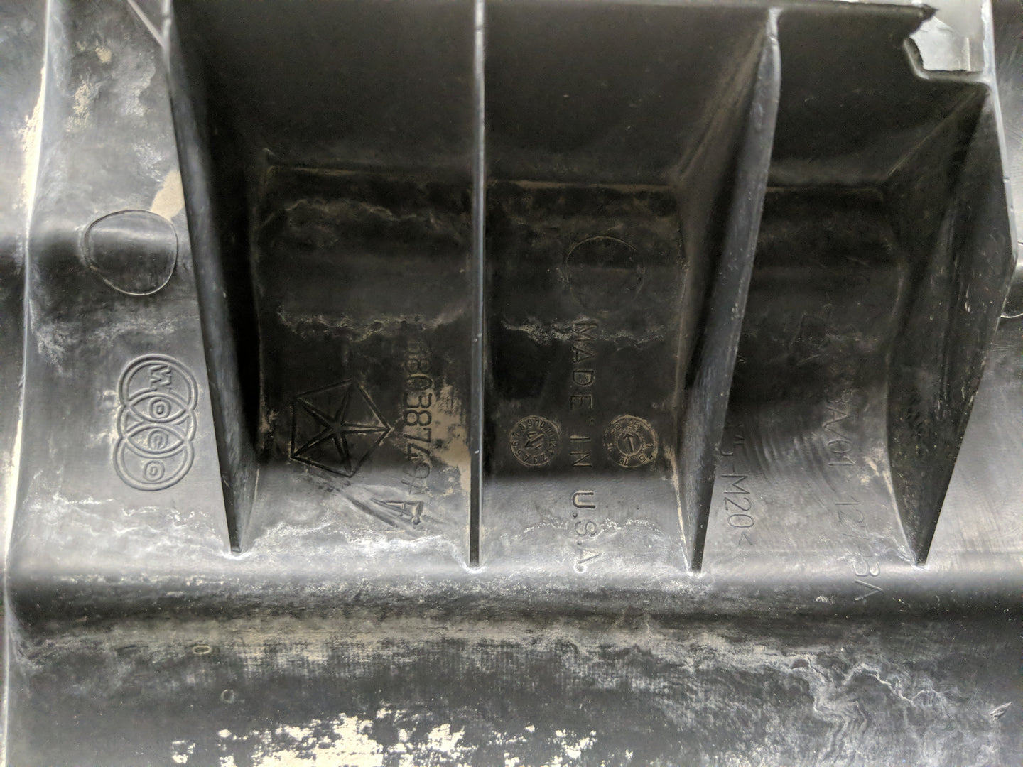 2018 Dodge Ram 1500 Engine Cover - Oemusedautoparts1.com