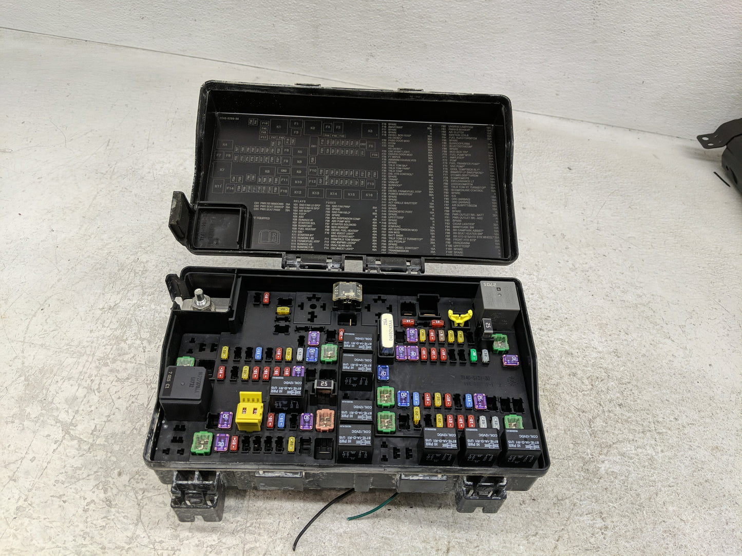 2018 Dodge Ram 1500 Fusebox Fuse Box Panel Relay Module Fits OEM Used Auto Parts - Oemusedautoparts1.com