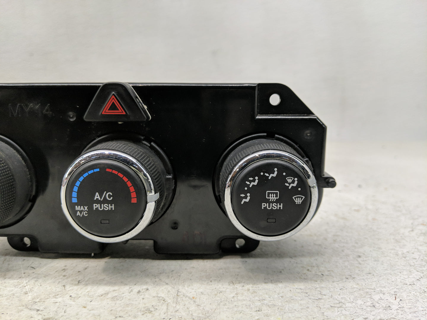 2018 Dodge Ram 1500 Climate Control Module Temperature AC/Heater Replacement P/N:P68186217AC Fits OEM Used Auto Parts - Oemu