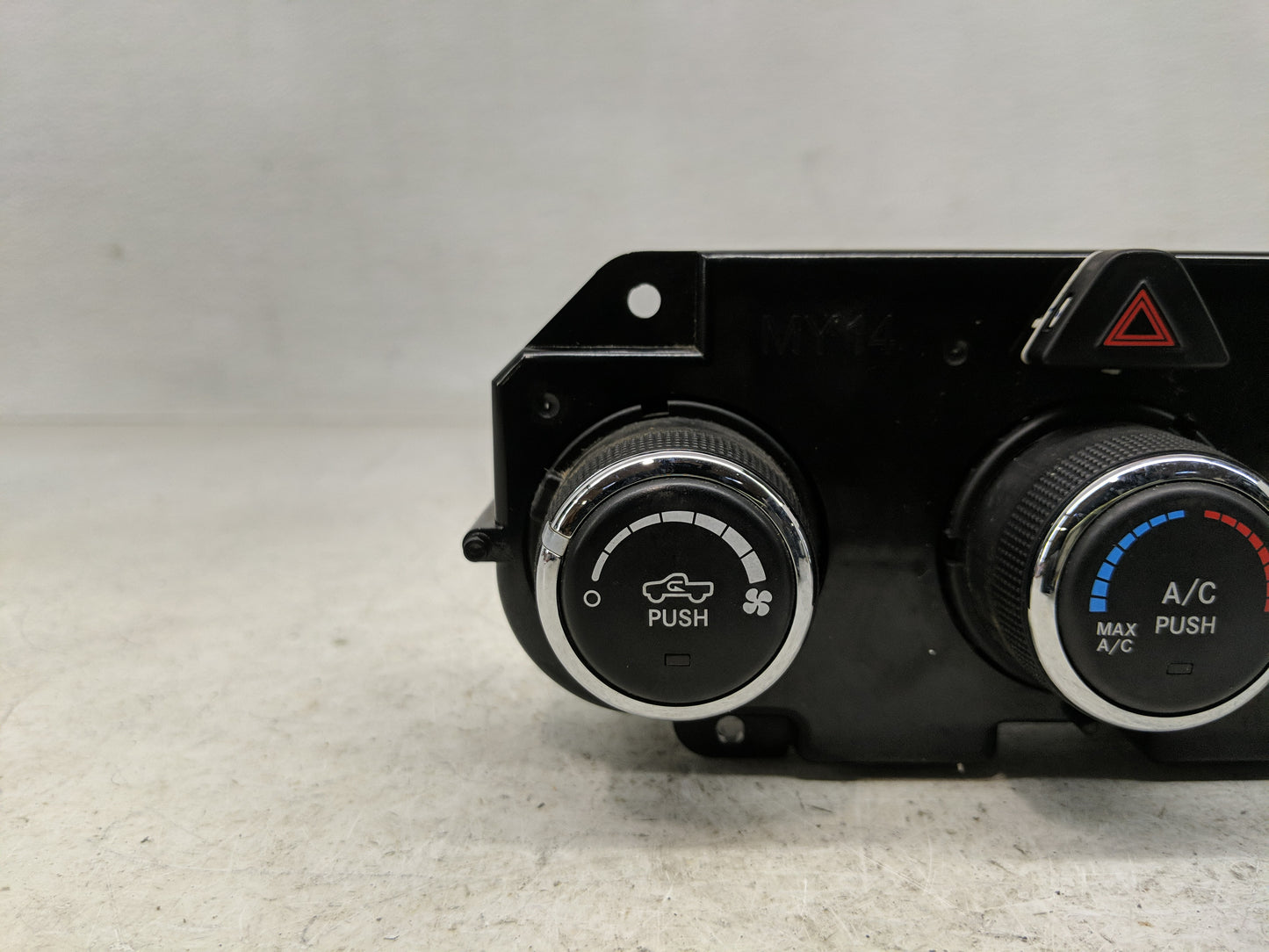 2018 Dodge Ram 1500 Climate Control Module Temperature AC/Heater Replacement P/N:P68186217AC Fits OEM Used Auto Parts - Oemu