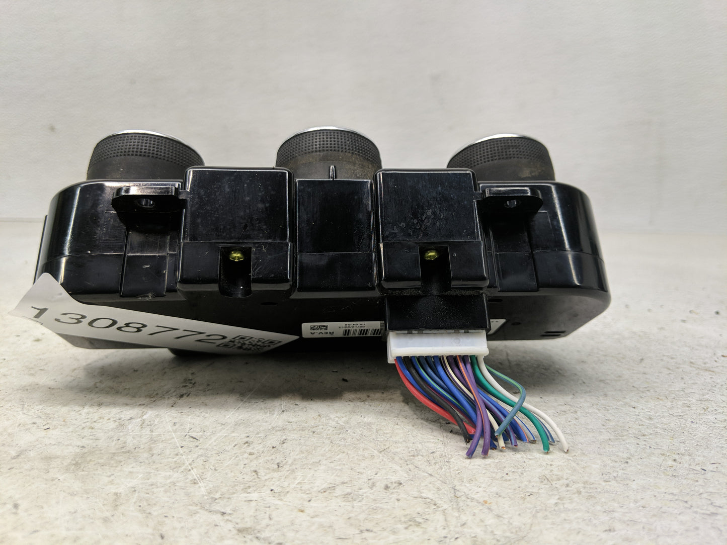 2018 Dodge Ram 1500 Climate Control Module Temperature AC/Heater Replacement P/N:P68186217AC Fits OEM Used Auto Parts - Oemu