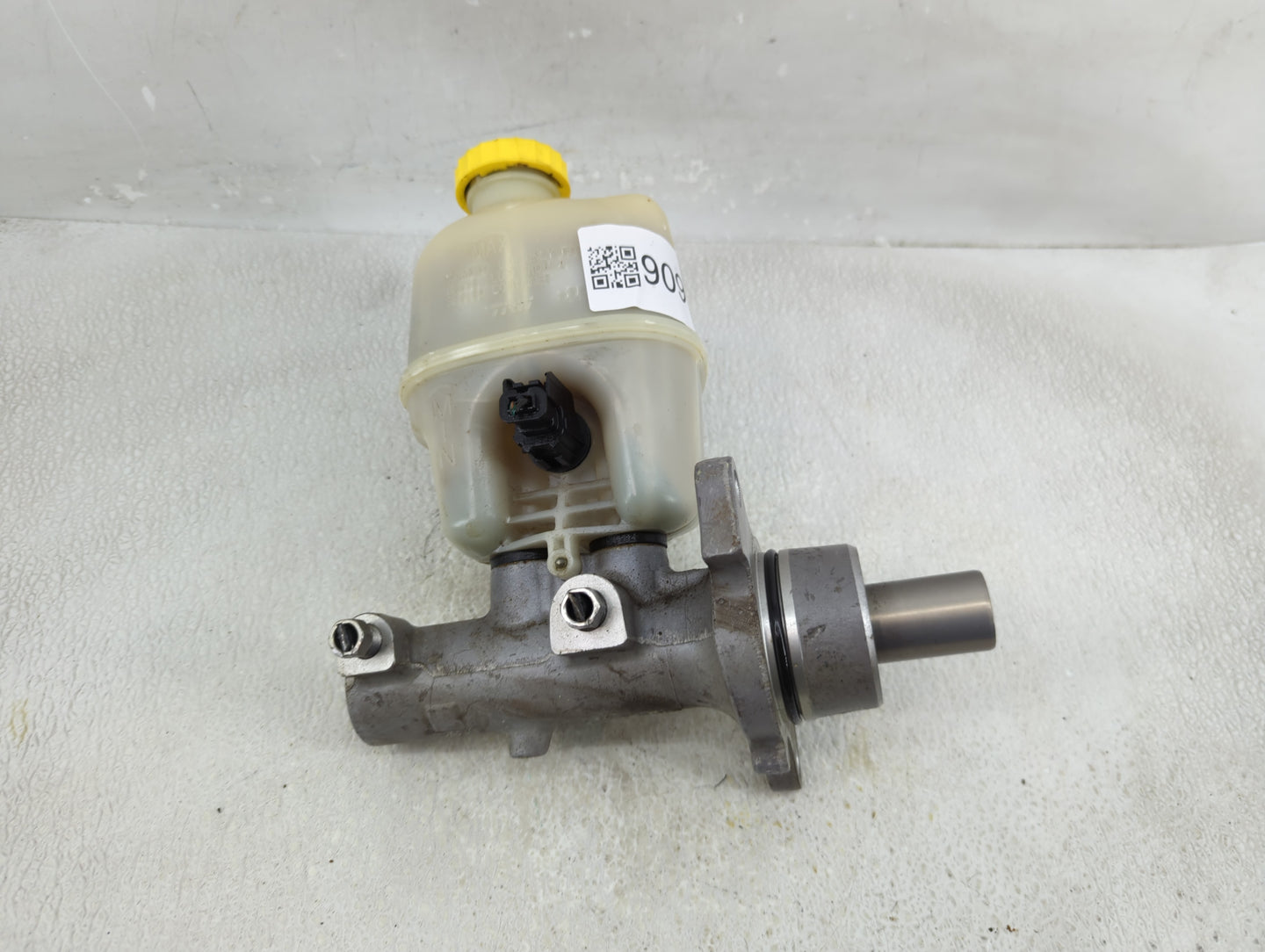 2007-2008 Dodge Ram 1500 Brake Master Cylinder - Oemusedautoparts1.com