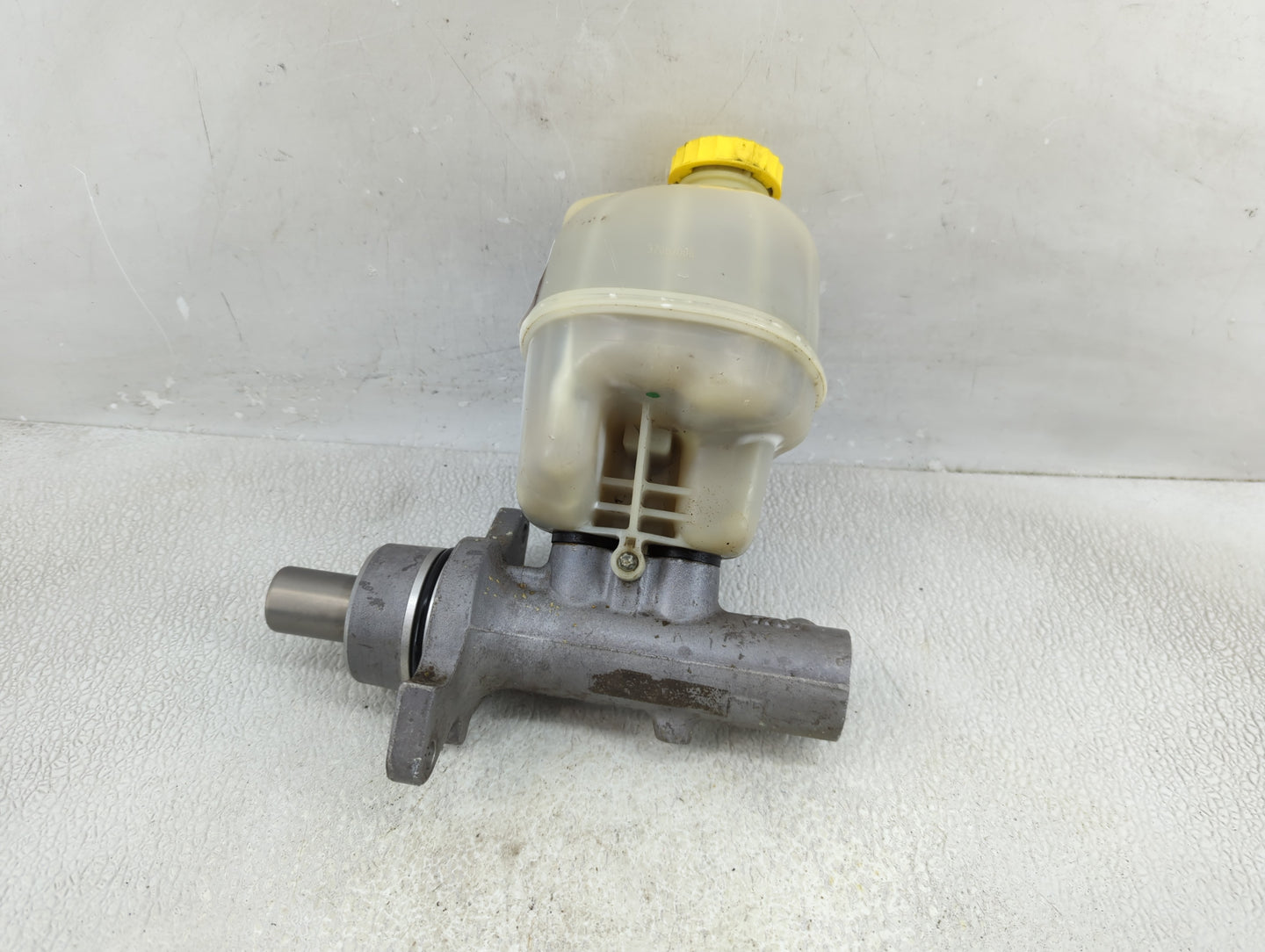 2007-2008 Dodge Ram 1500 Brake Master Cylinder - Oemusedautoparts1.com
