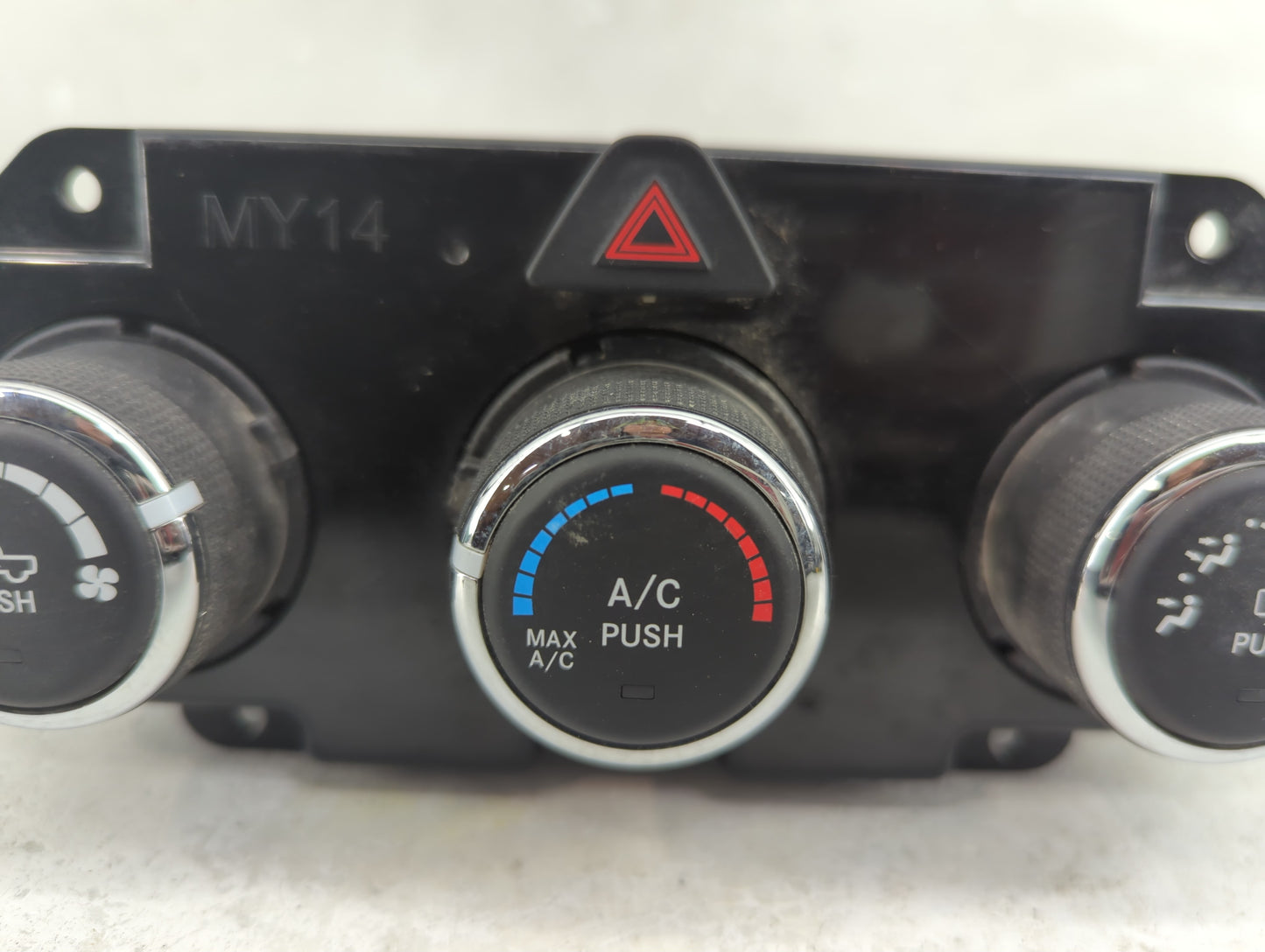 2018 Dodge Ram 1500 Climate Control Module Temperature AC/Heater Replacement P/N:P68268190AA Fits OEM Used Auto Parts - Oemu