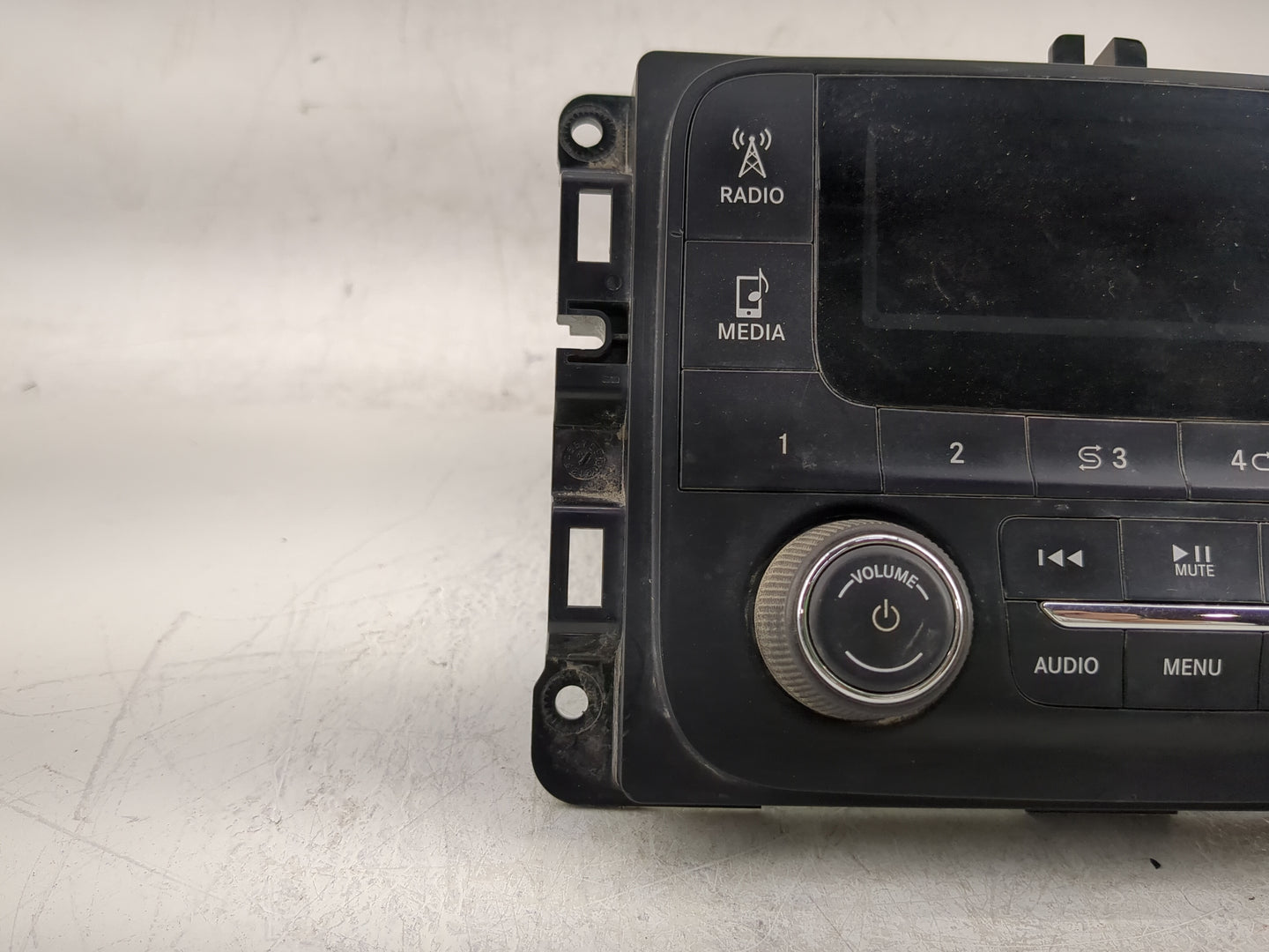 2018 Dodge Ram 1500 Radio AM FM Cd Player Receiver Replacement P/N:68137113AG Fits Fits 2017 2019 2020 OEM Used Auto Parts -