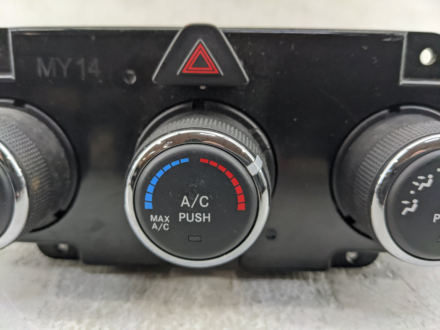 2018 Dodge Ram 1500 Climate Control Module Temperature AC/Heater Replacement P/N:P68268190AA Fits OEM Used Auto Parts - Oemu