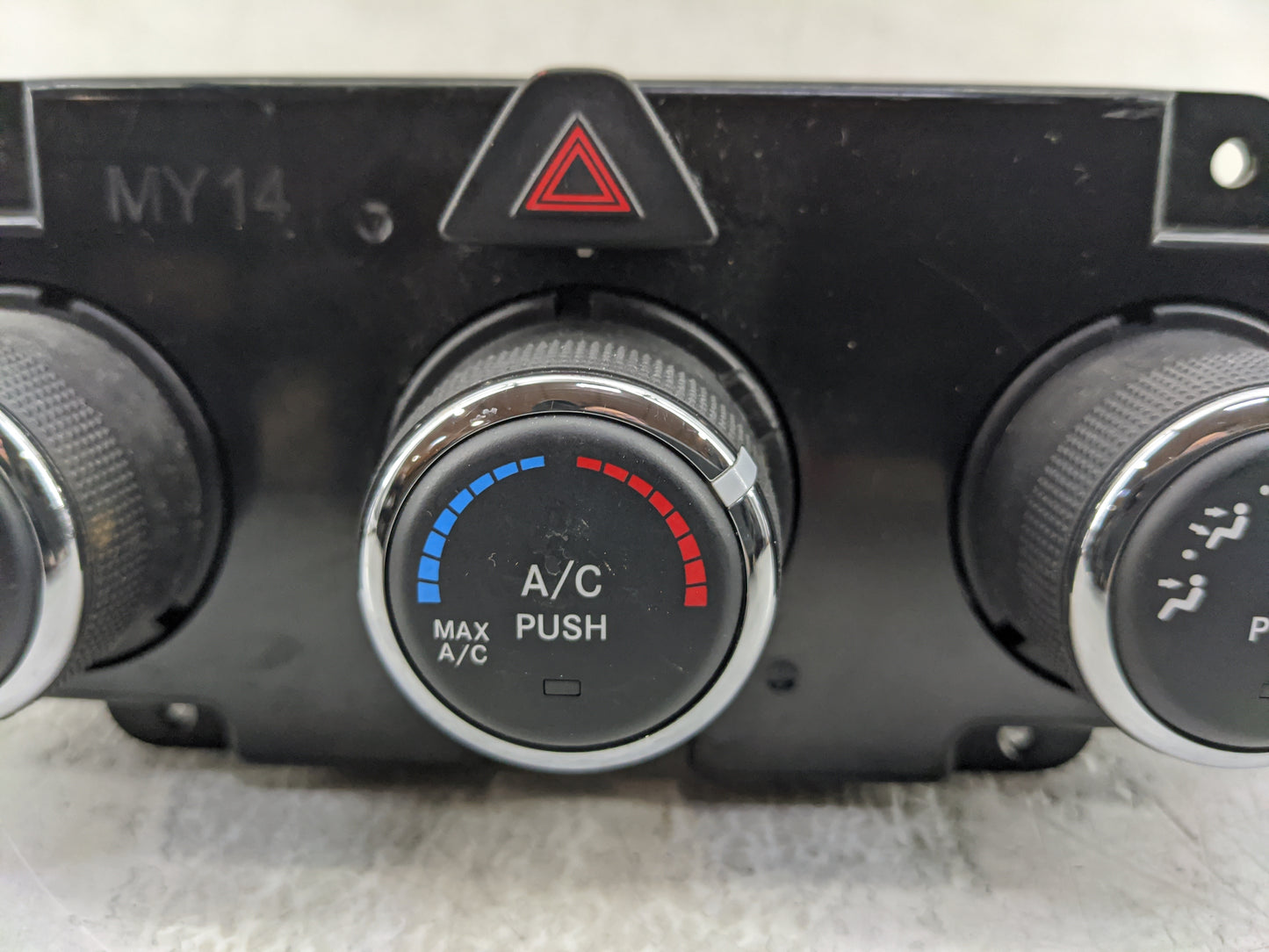 2018 Dodge Ram 1500 Climate Control Module Temperature AC/Heater Replacement P/N:P68268190AA Fits OEM Used Auto Parts - Oemu