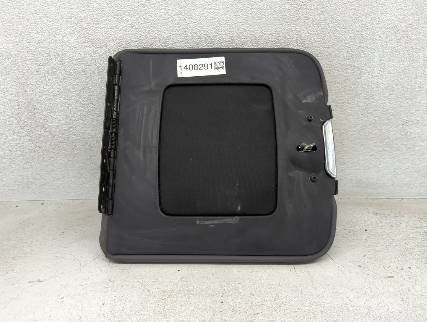 2018 Dodge Ram 1500 Center Console Armrest Cover Lid Fits OEM Used Auto Parts - Oemusedautoparts1.com