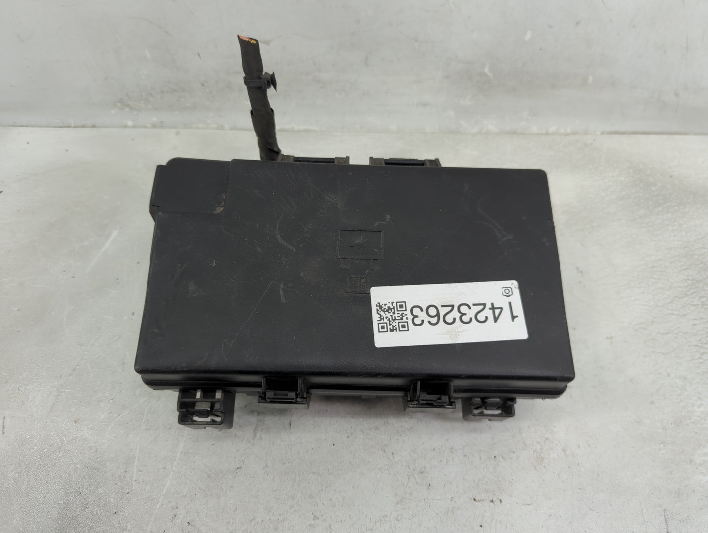 2018 Dodge Ram 1500 Fusebox Fuse Box Panel Relay Module P/N:7140-1980-30 04692143AA, 04692141AA Fits OEM Used Auto Parts - O