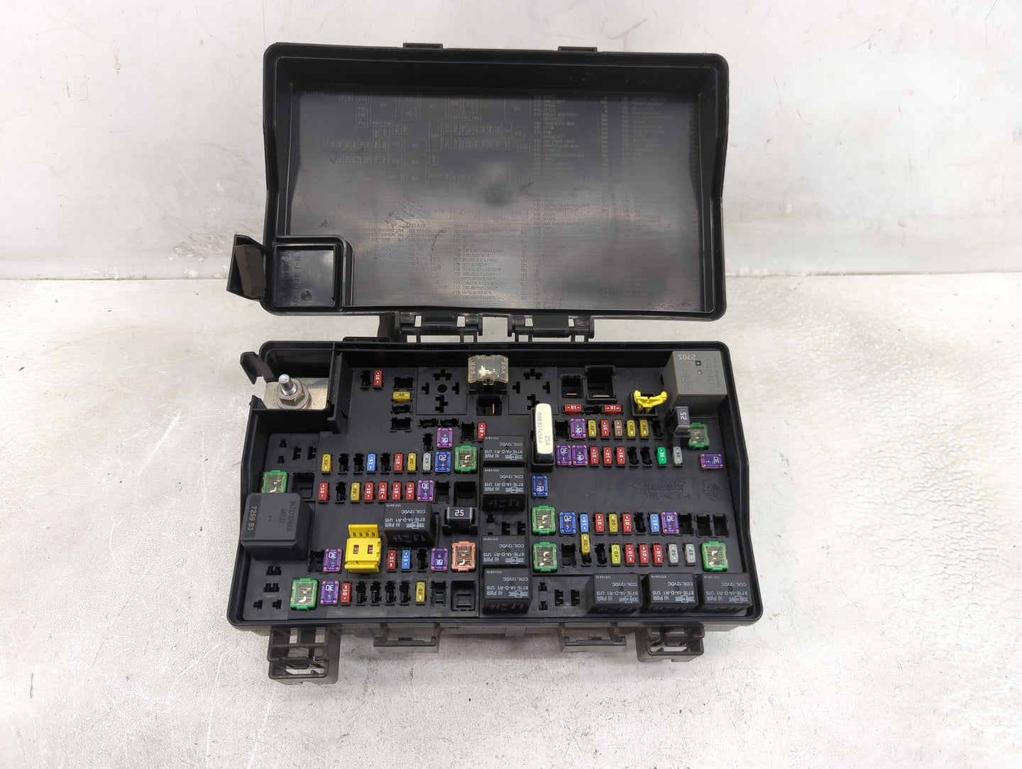2018 Dodge Ram 1500 Fusebox Fuse Box Panel Relay Module P/N:7140-1980-30 04692143AA, 04692141AA Fits OEM Used Auto Parts - O