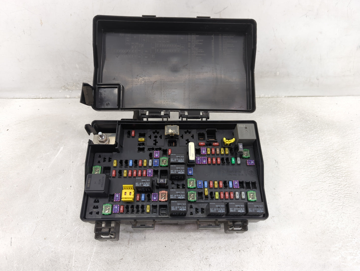 2018 Dodge Ram 1500 Fusebox Fuse Box Panel Relay Module P/N:7140-1980-30 04692143AA, 04692141AA Fits OEM Used Auto Parts - O