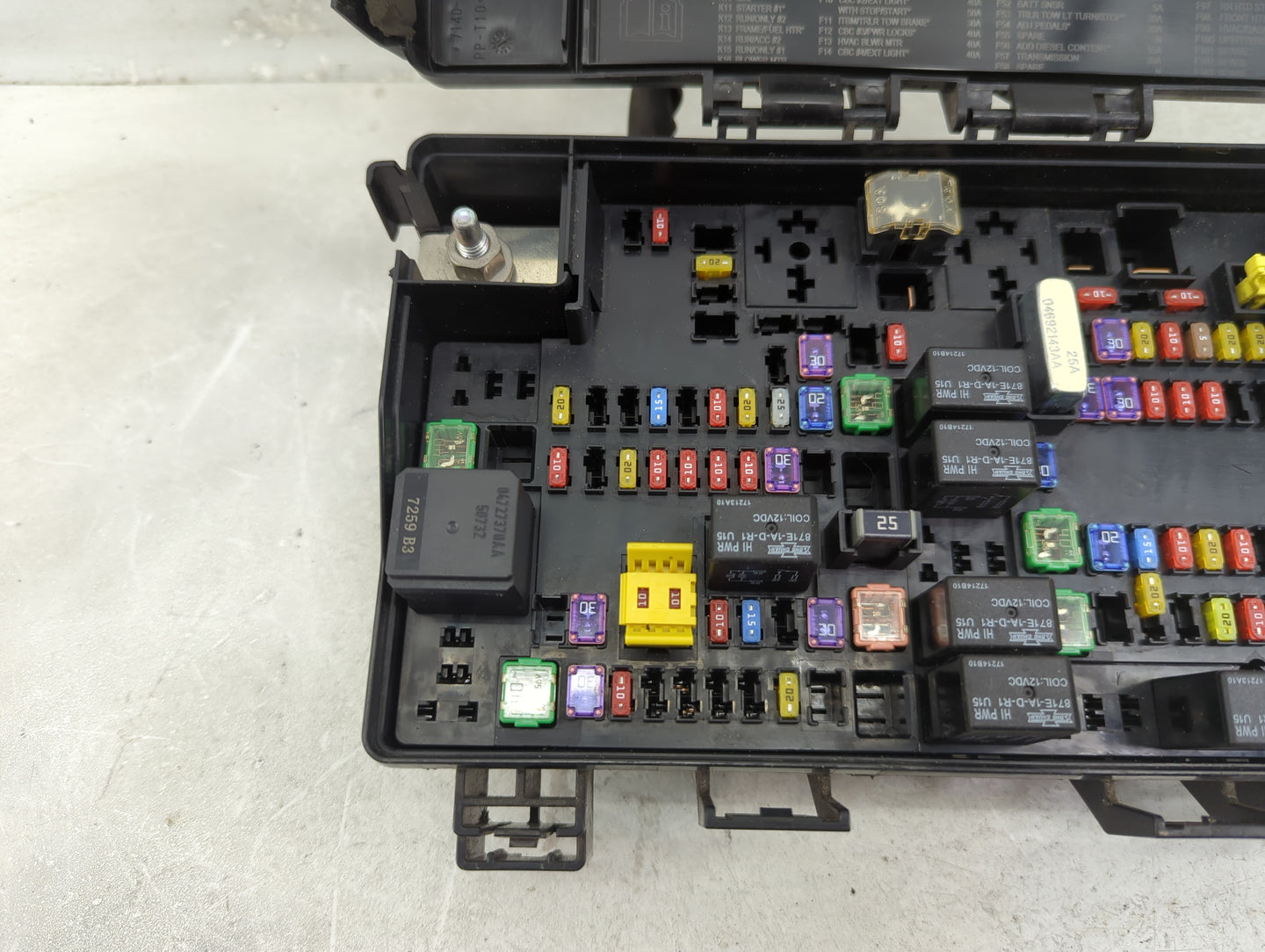 2018 Dodge Ram 1500 Fusebox Fuse Box Panel Relay Module P/N:7140-1980-30 04692143AA, 04692141AA Fits OEM Used Auto Parts - O