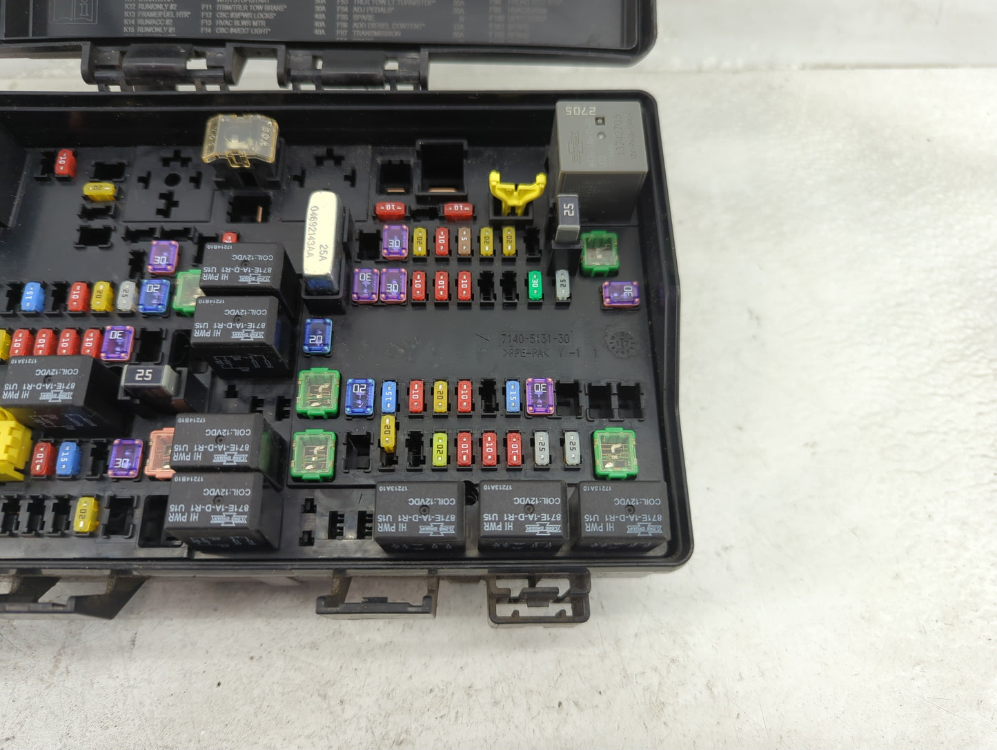 2018 Dodge Ram 1500 Fusebox Fuse Box Panel Relay Module P/N:7140-1980-30 04692143AA, 04692141AA Fits OEM Used Auto Parts - O