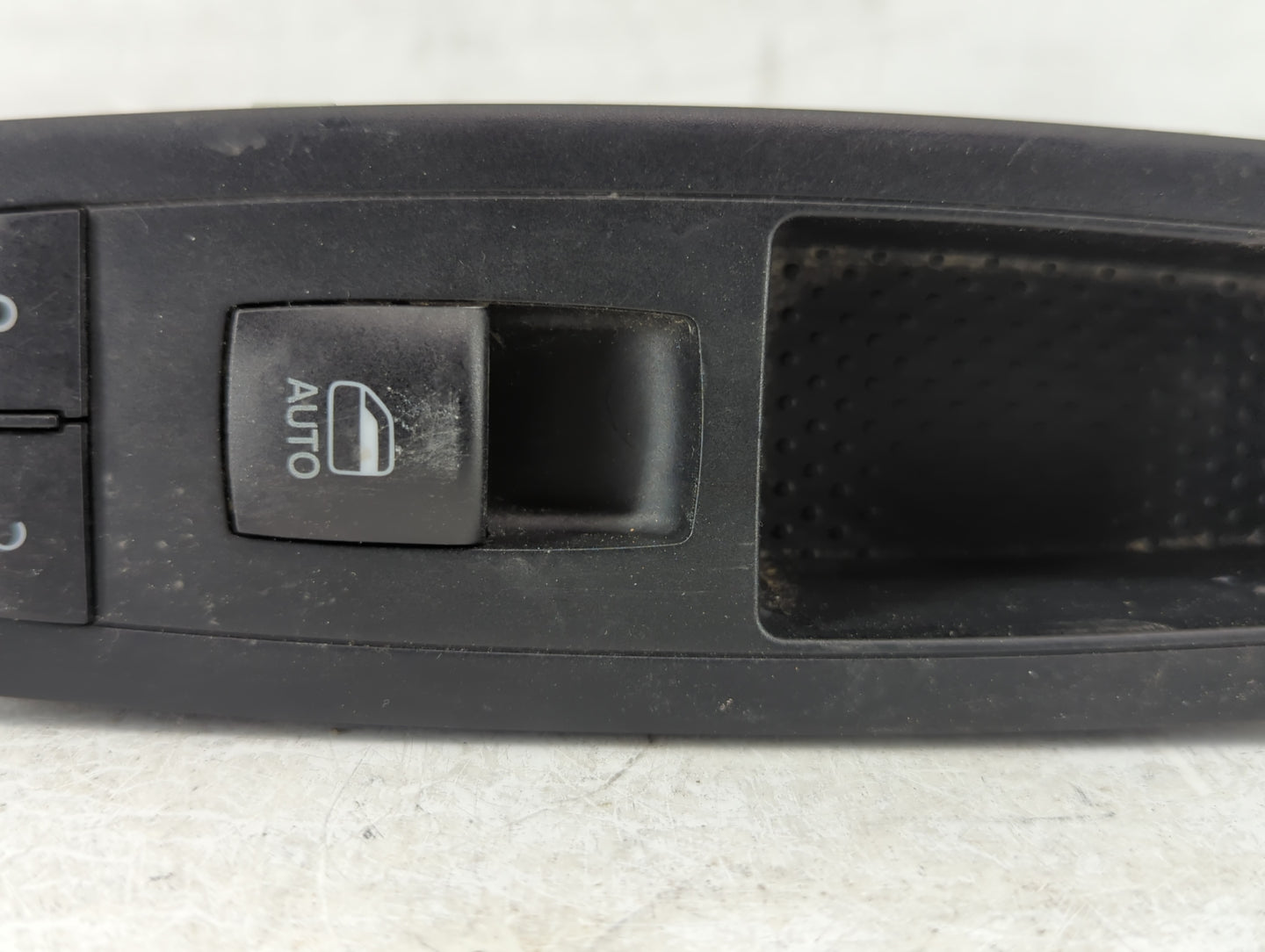 2018 Dodge Ram 1500 Passenger Right Power Window Switch 68148892aa - Oemusedautoparts1.com