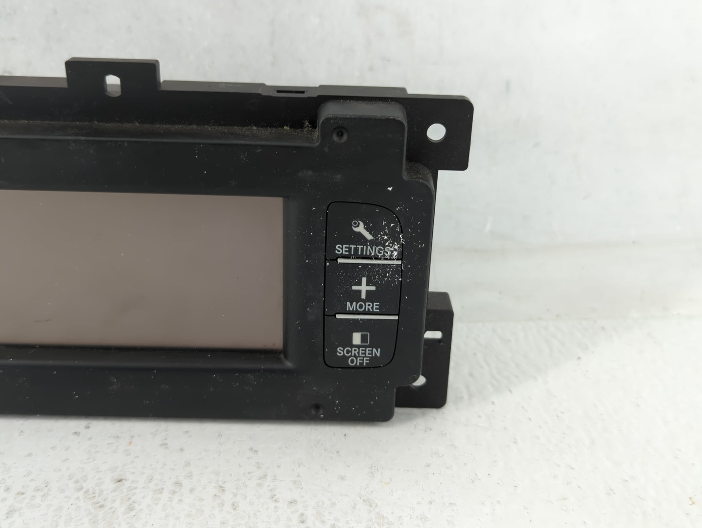 Dodge Ram 1500 Am Fm Cd Player Radio Receiver - Oemusedautoparts1.com