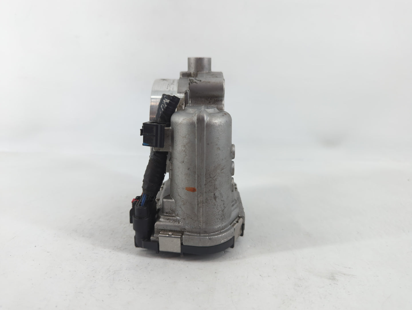 2018 Dodge Ram 1500 Throttle Body P/N:05184349AC Fits Fits 2011 2012 2013 2014 2015 2016 2017 2019 2020 2021 2022 OEM Used A