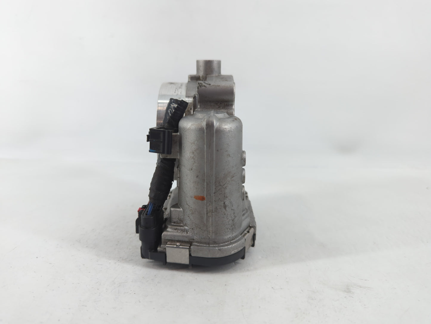 2018 Dodge Ram 1500 Throttle Body P/N:05184349AC Fits Fits 2011 2012 2013 2014 2015 2016 2017 2019 2020 2021 2022 OEM Used A