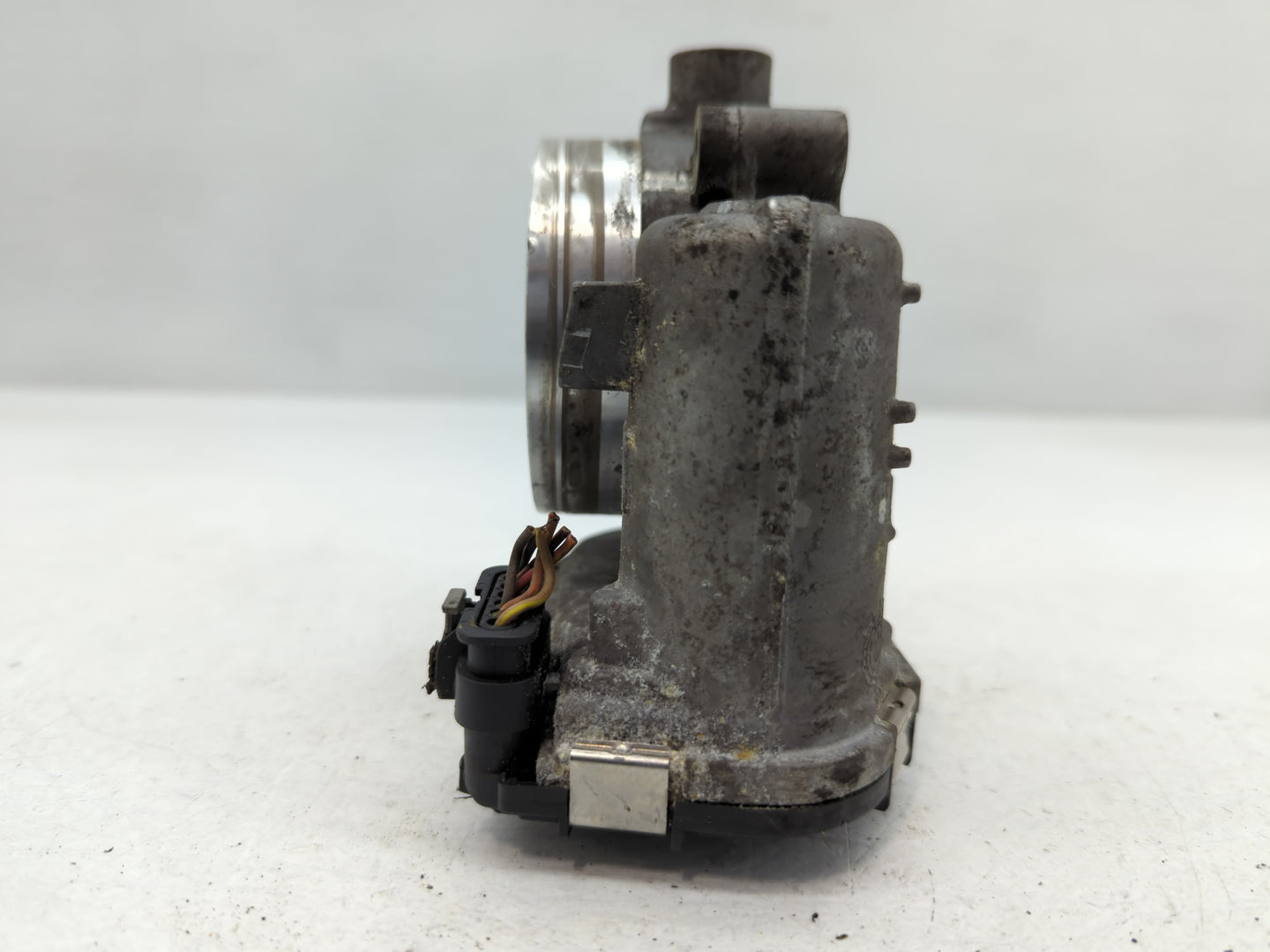 2018 Dodge Ram 1500 Throttle Body Fits Fits 2011 2012 2013 2014 2015 2016 2017 2019 2020 2021 2022 OEM Used Auto Parts - Oem