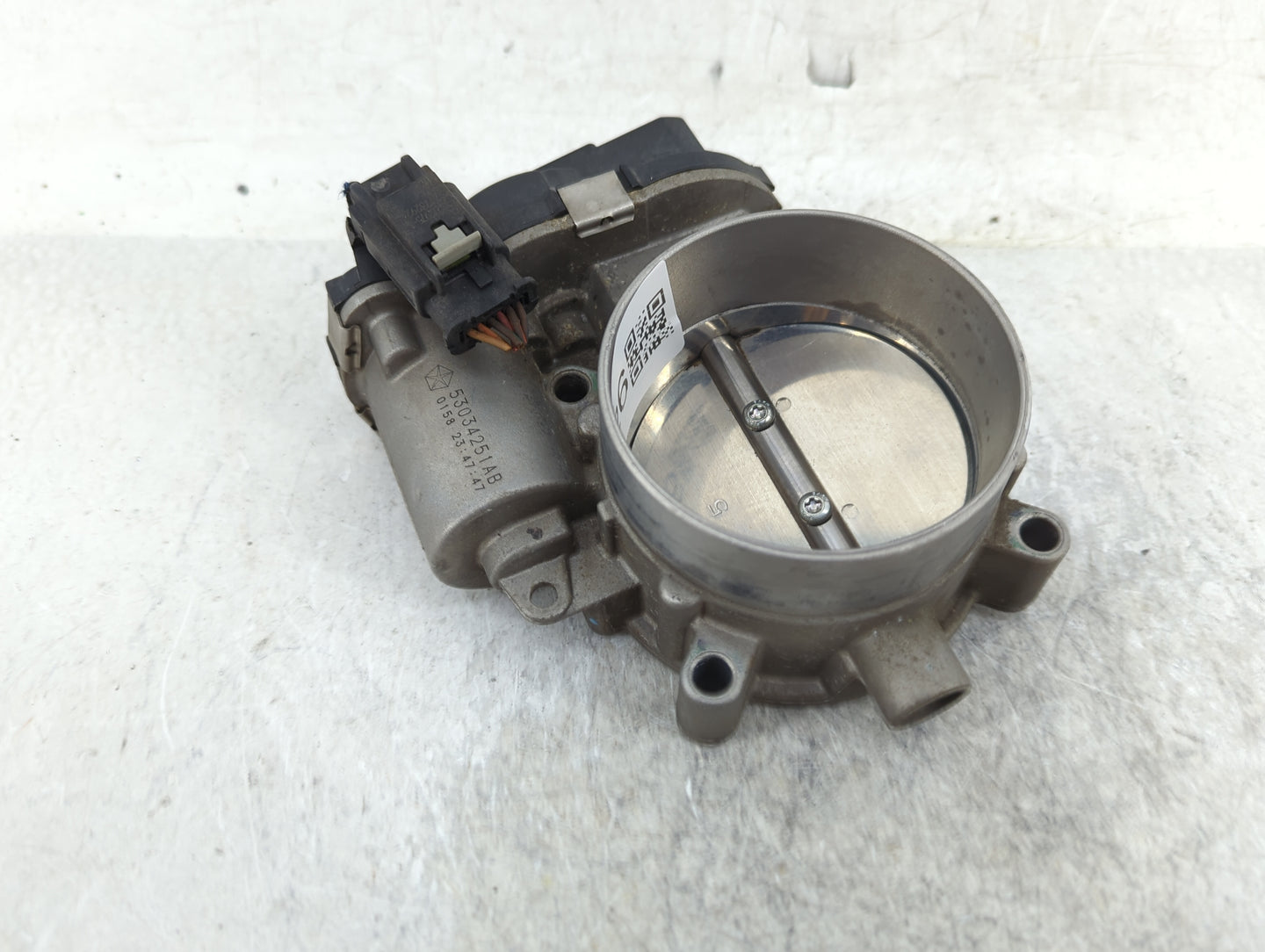 2018 Dodge Ram 2500 Throttle Body P/N:53034251AB Fits Fits 2012 2013 2014 2015 2016 2017 2019 2020 2021 2022 OEM Used Auto P