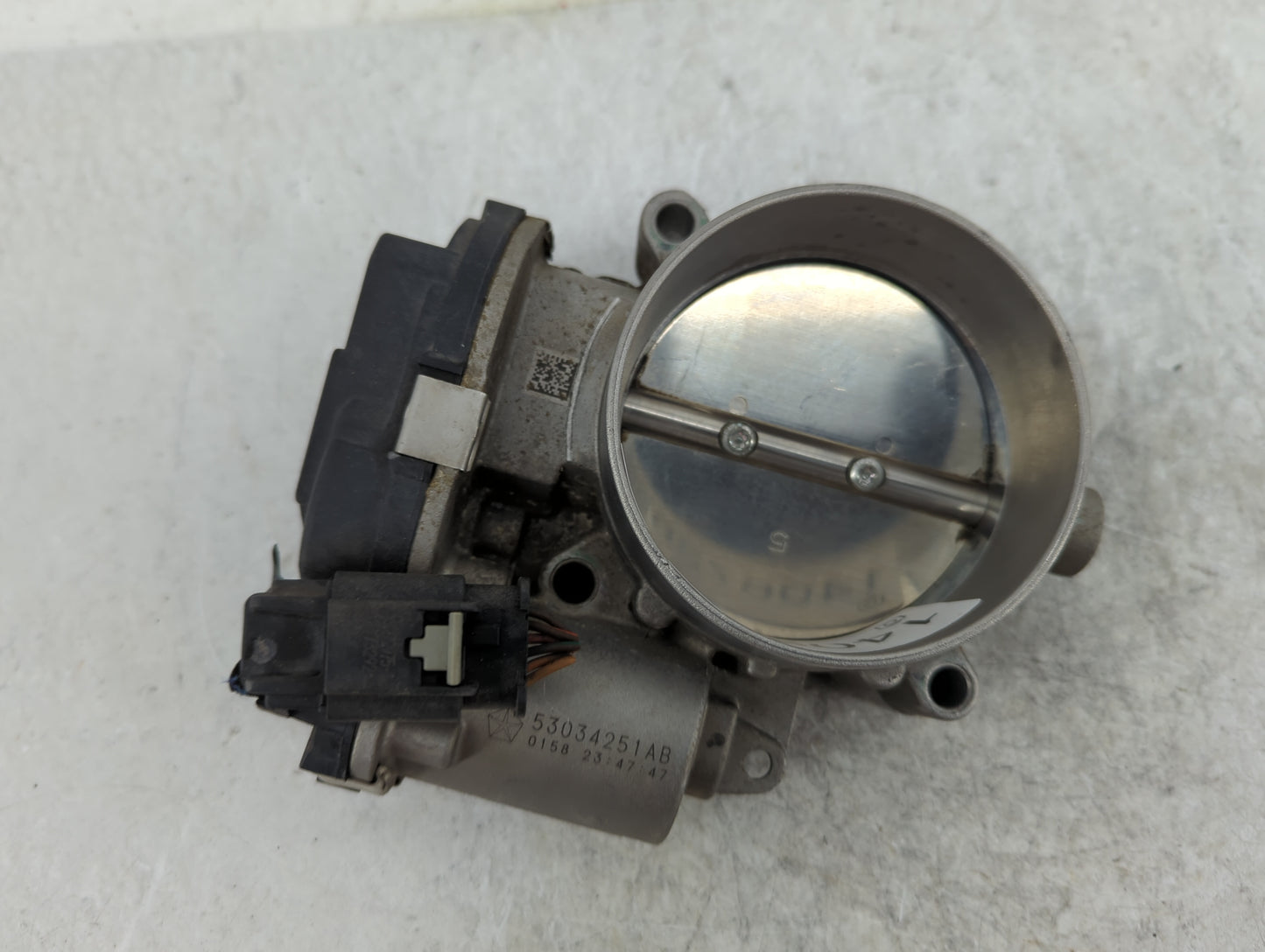 2018 Dodge Ram 2500 Throttle Body P/N:53034251AB Fits Fits 2012 2013 2014 2015 2016 2017 2019 2020 2021 2022 OEM Used Auto P