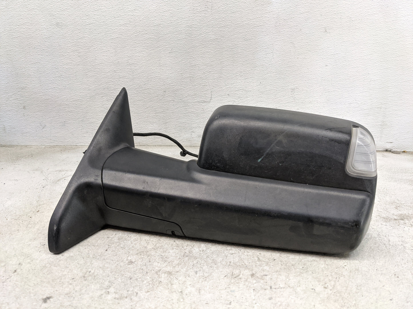 2018 Dodge Ram 3500 Driver Side View Mirror - Left Door Mirror OEM Used - Oemusedautoparts1.com