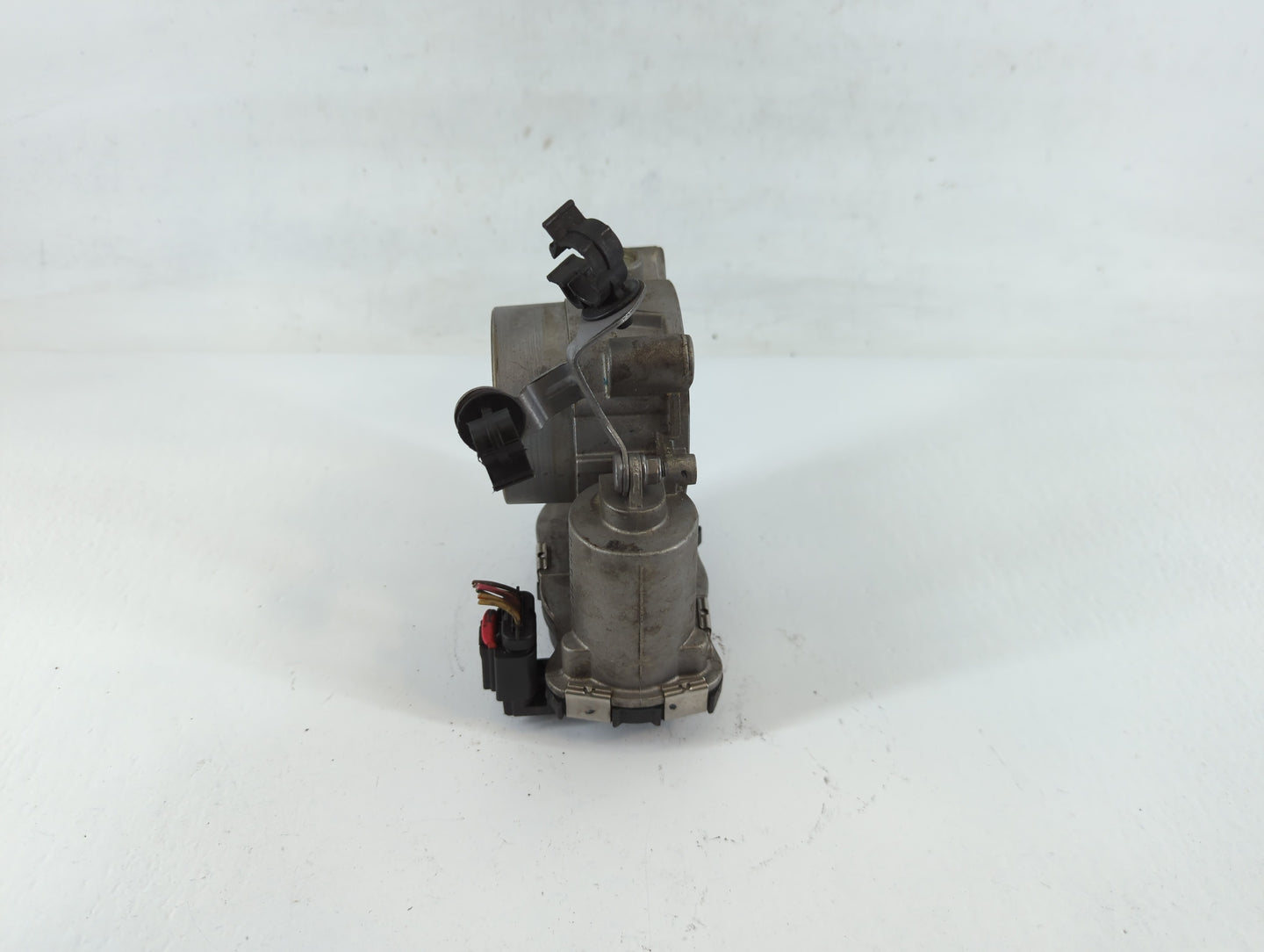 2013-2017 Fiat 500 Throttle Body P/N:04891970AB Fits Fits 2013 2014 2015 2016 2017 OEM Used Auto Parts - Oemusedautoparts1.c