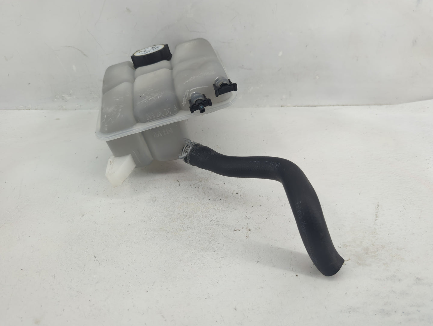 2013-2018 Ford C-max Radiator Coolant Overflow Expansion Tank Bottle 1376353 - Oemusedautoparts1.com