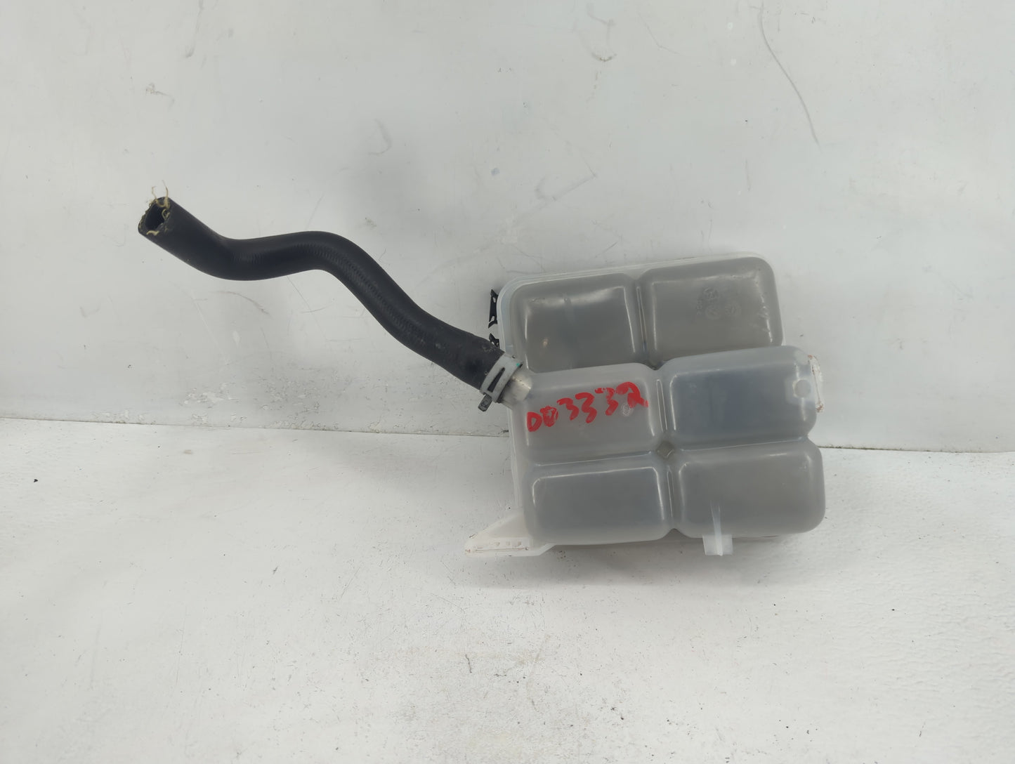 2013-2018 Ford C-max Radiator Coolant Overflow Expansion Tank Bottle - Oemusedautoparts1.com