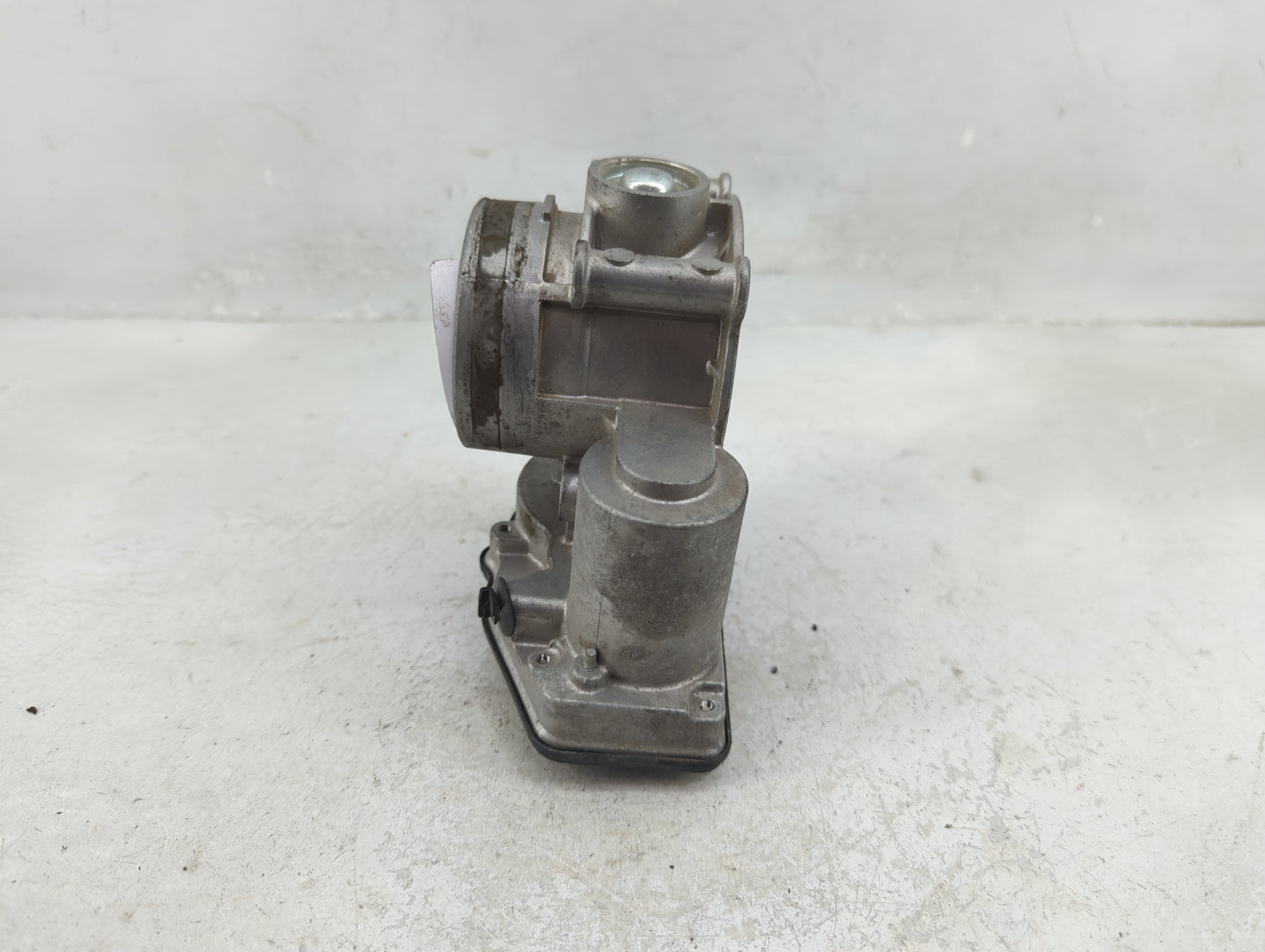 2013-2018 Ford C-Max Throttle Body P/N:DS7E-9F991-AJ Fits Fits 2013 2014 2015 2016 2017 2018 2019 2020 2021 2022 OEM Used Au