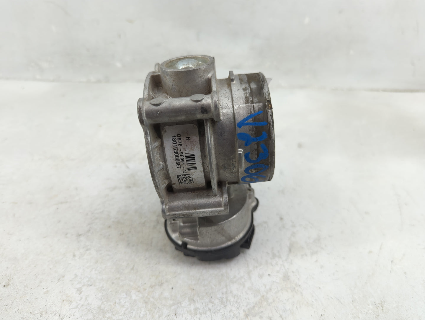 2013-2018 Ford C-Max Throttle Body P/N:DS7E-9F991-AJ Fits Fits 2013 2014 2015 2016 2017 2018 2019 2020 2021 2022 OEM Used Au