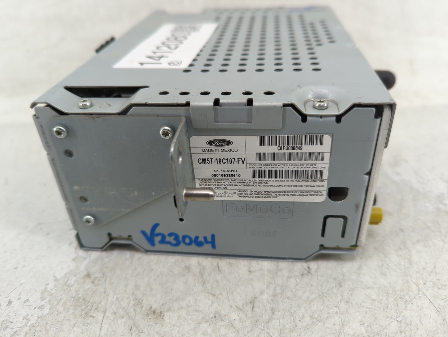 2017-2018 Ford C-Max Radio AM FM Cd Player Receiver Replacement P/N:CM5T-19C107-FV Fits Fits 2017 2018 OEM Used Auto Parts -