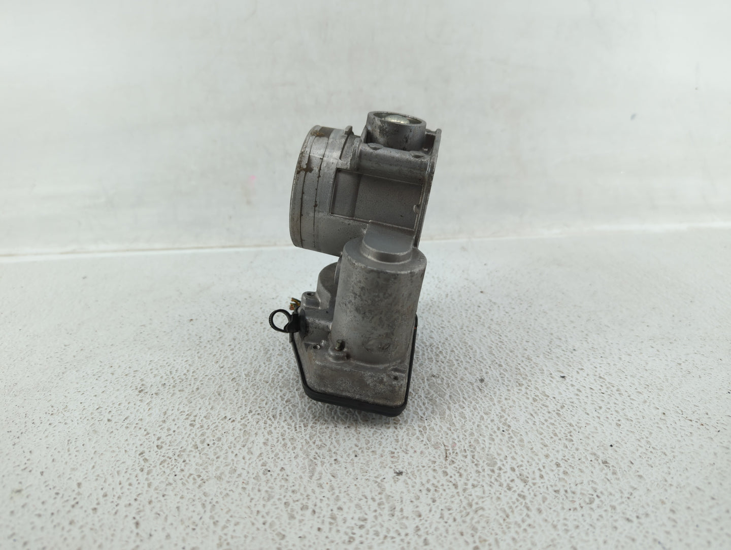 2013-2018 Ford C-Max Throttle Body P/N:DS7E-9F991-AJ Fits Fits 2013 2014 2015 2016 2017 2018 2019 2020 2021 2022 OEM Used Au