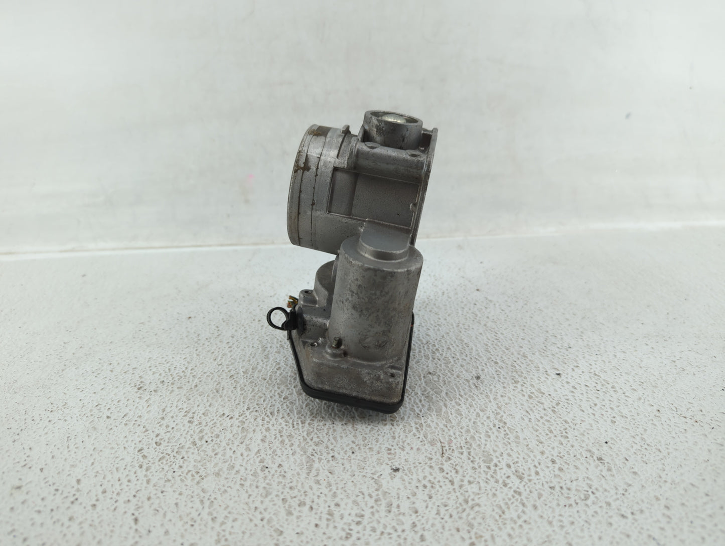 2013-2018 Ford C-Max Throttle Body P/N:DS7E-9F991-AJ Fits Fits 2013 2014 2015 2016 2017 2018 2019 2020 2021 2022 OEM Used Au