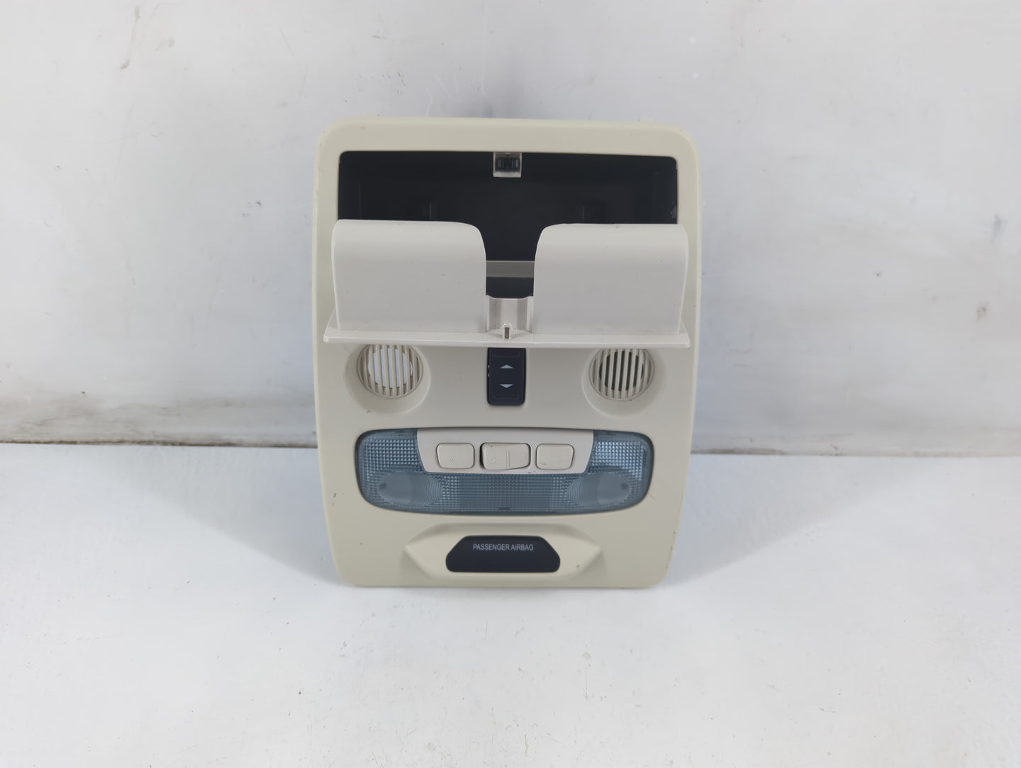 2018 Ford Ecosport Overhead Roof Console 1092452 - Oemusedautoparts1.com