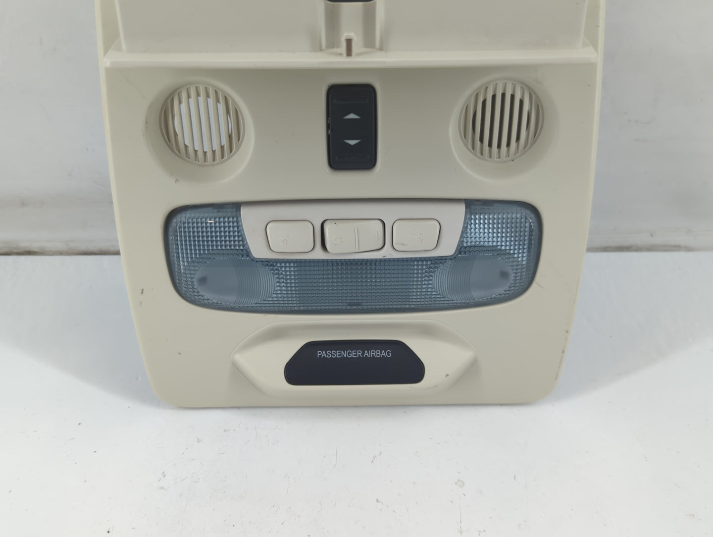 2018 Ford Ecosport Overhead Roof Console 1092452 - Oemusedautoparts1.com