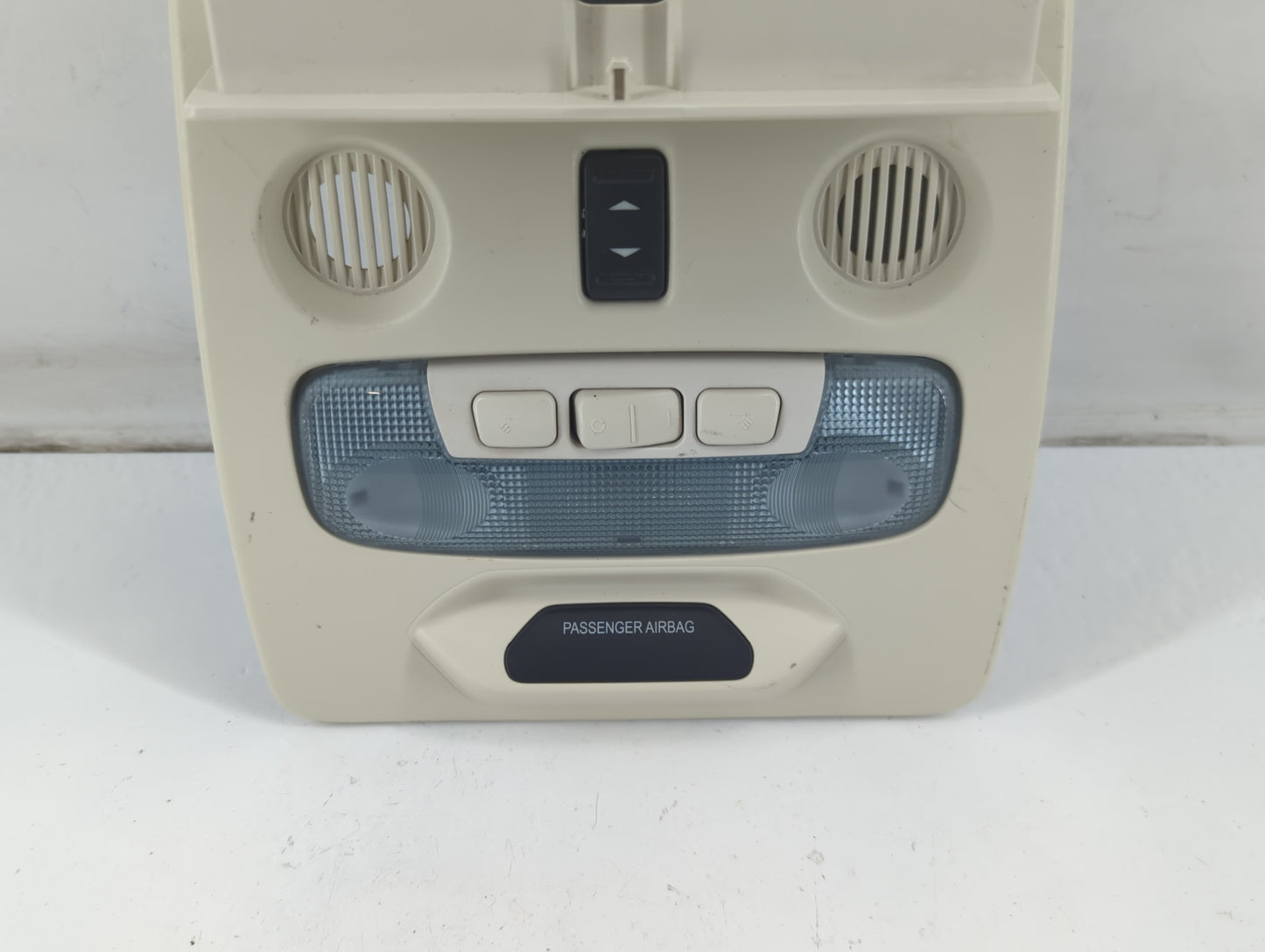 2018 Ford Ecosport Overhead Roof Console 1092452 - Oemusedautoparts1.com