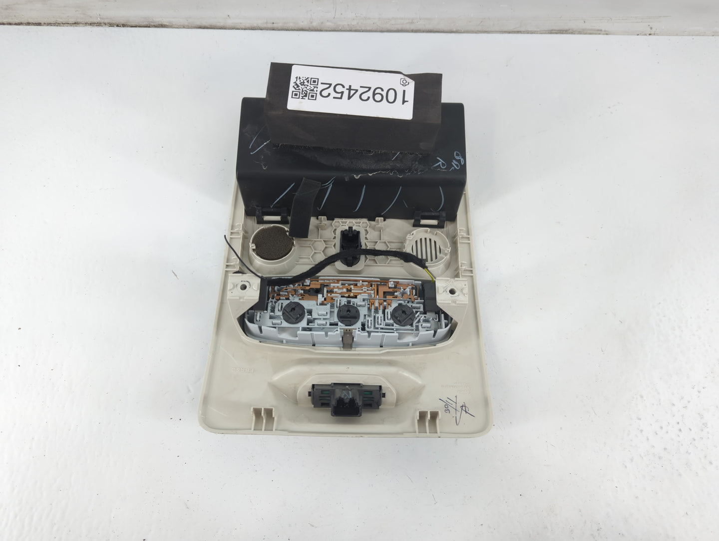 2018 Ford Ecosport Overhead Roof Console 1092452 - Oemusedautoparts1.com